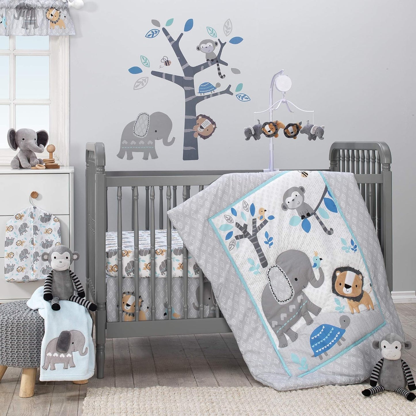 Jungle Fun 3-Piece Crib Bedding Set for a Cozy Nursery