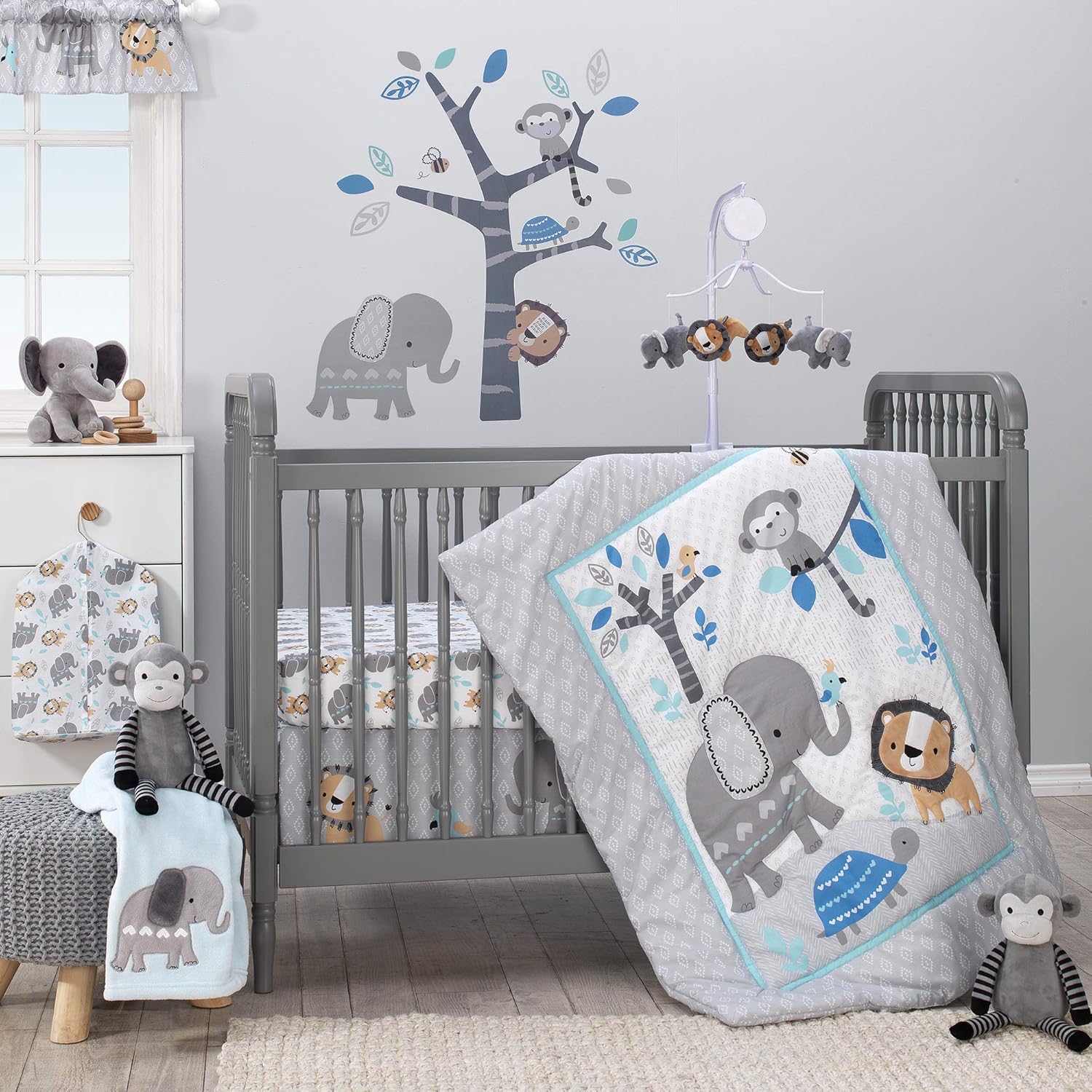 Jungle Fun 3-Piece Crib Bedding Set for a Cozy Nursery