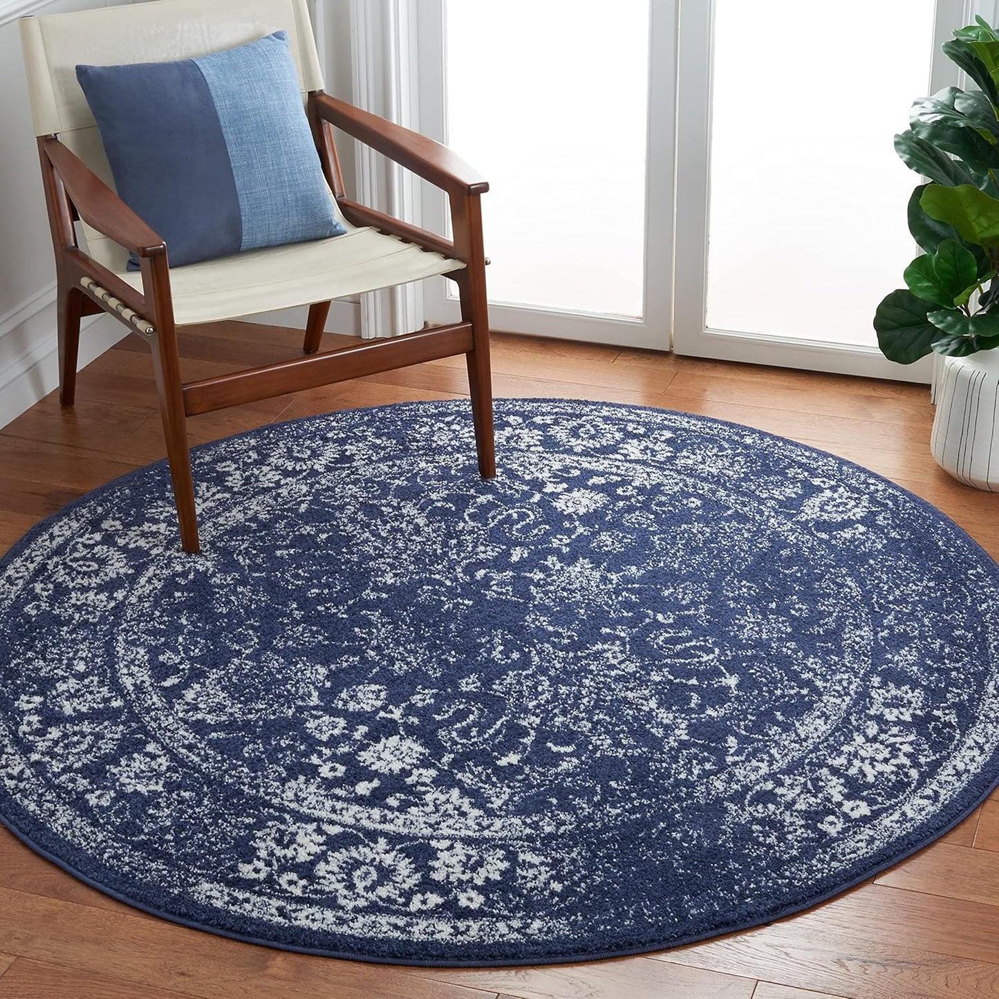 SAFAVIEH Adirondack Collection Area Rug - 10ft Round, Navy & Ivory