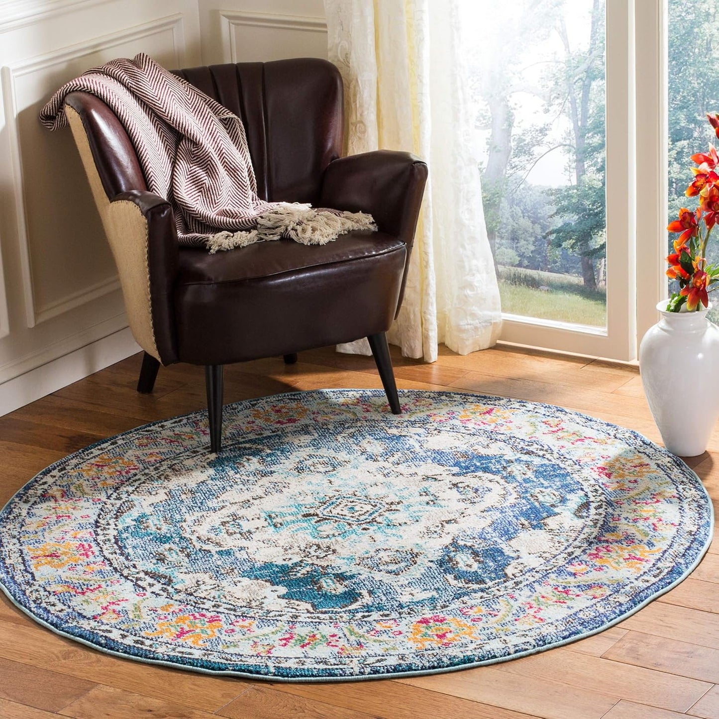 SAFAVIEH Monaco Collection Area Rug - 5ft Round, Navy & Light Blue