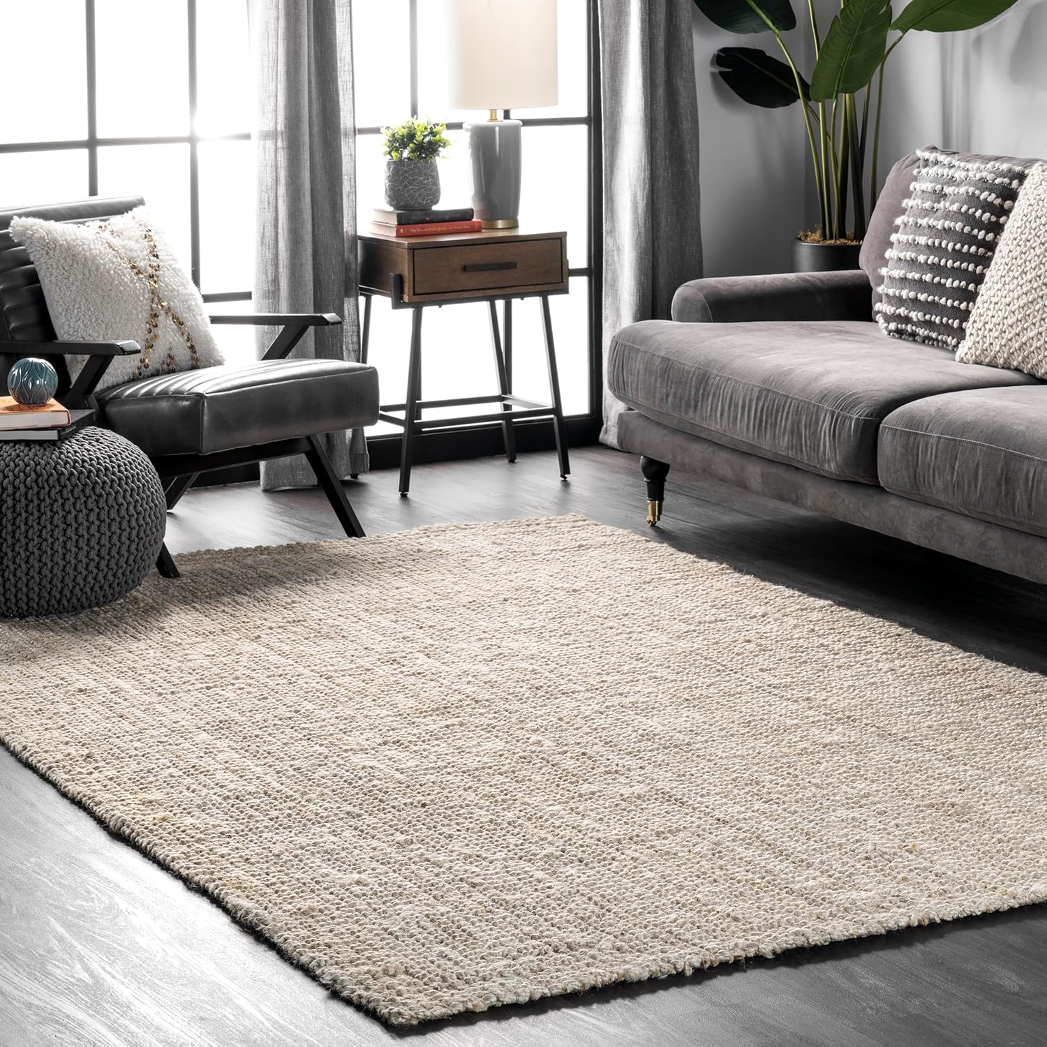 nuLOOM Ashli Solid Farmhouse Jute Area Rug for Elegant Spaces