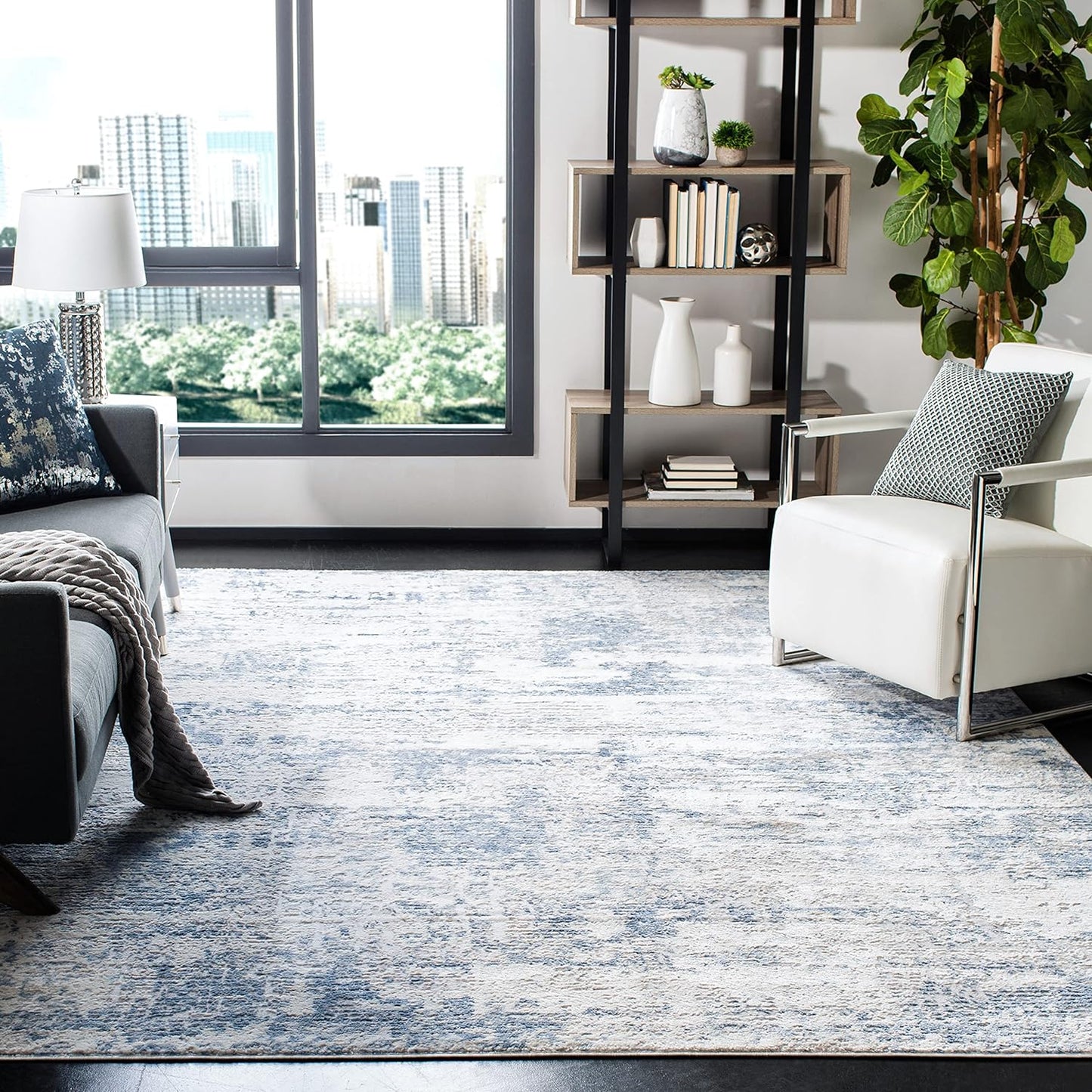 SAFAVIEH Amelia Collection Area Rug - Modern Abstract Design