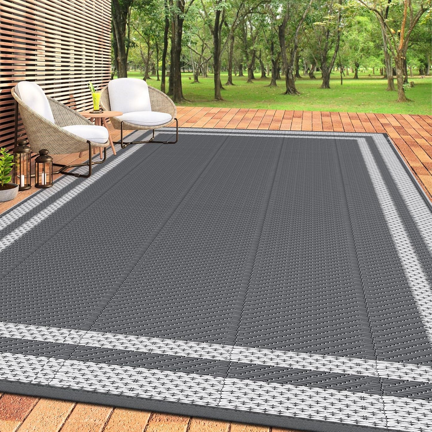 Reversible Portable Plastic Straw Outdoor Rug for Camping Trips