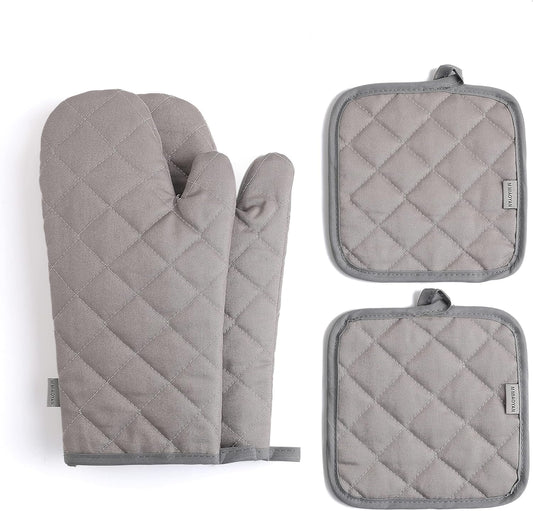 High Heat Resistant Oven Mitts Set by M MIAOYAN