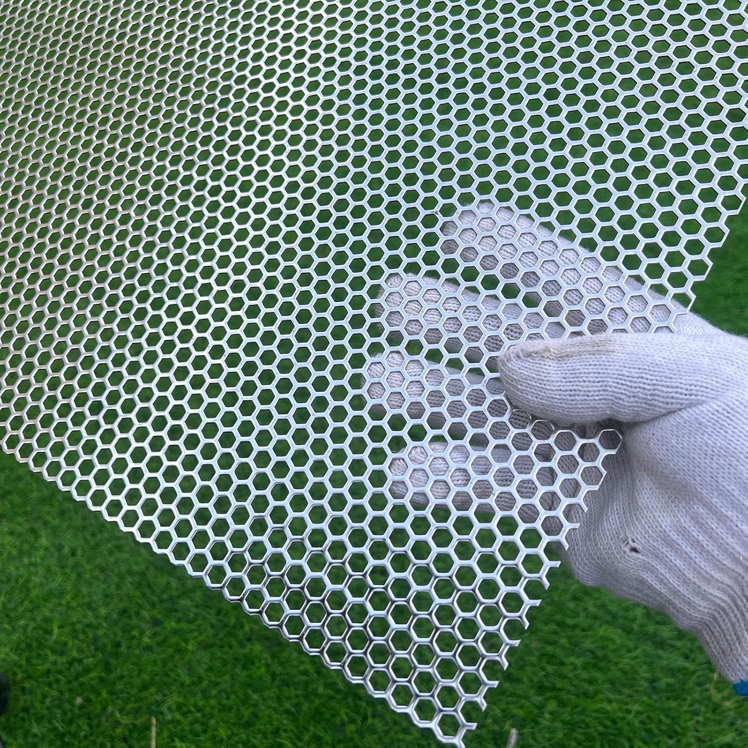 19.6x9.8 Perforated Metal Sheets for Decorative and Practical Use
