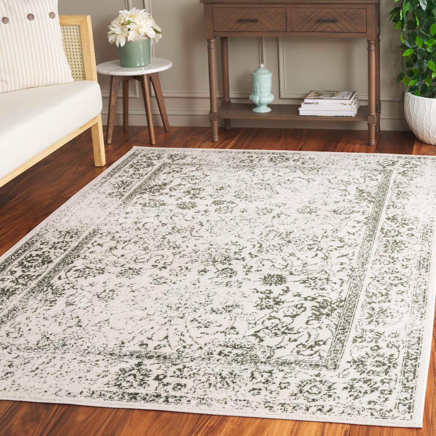 SAFAVIEH Adirondack Collection Area Rug - Stylish & Durable