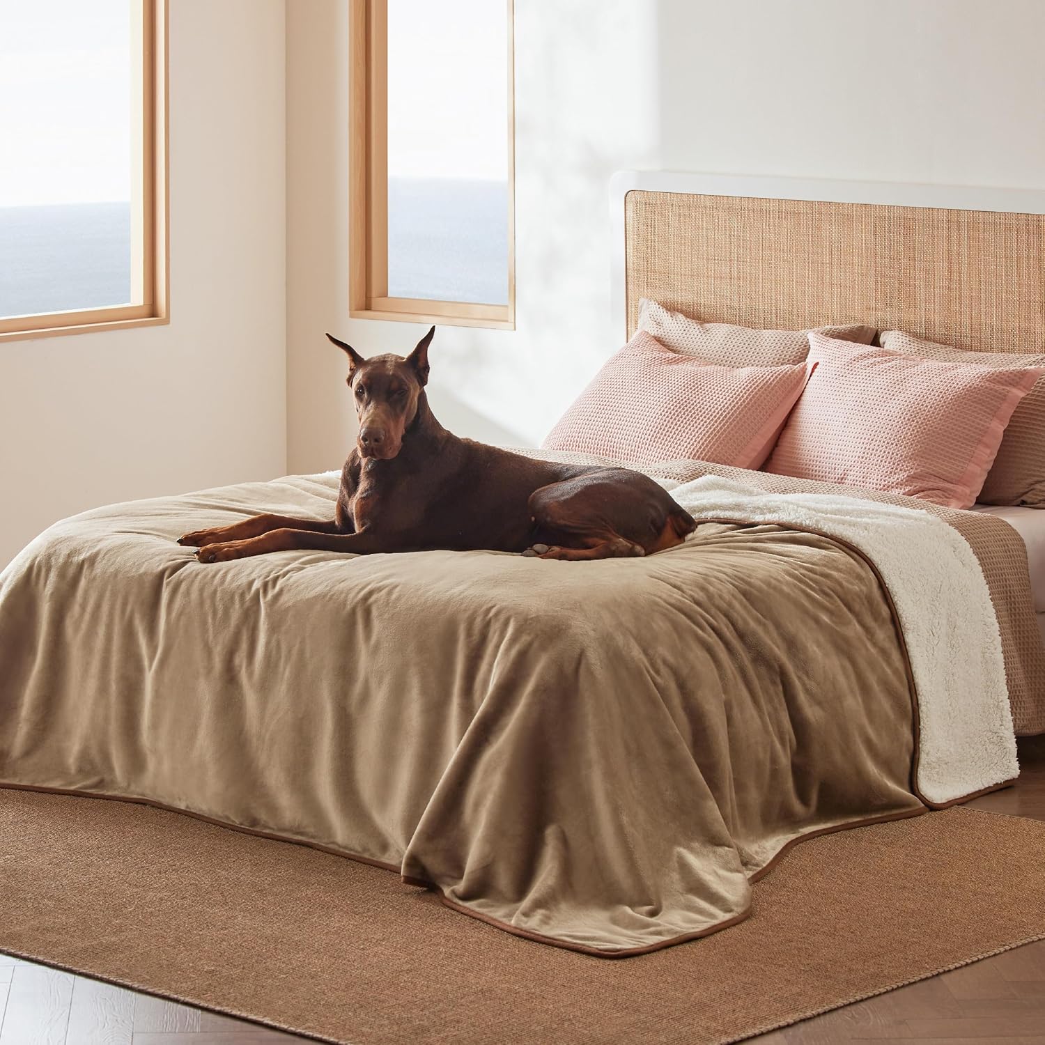 Bedsure Waterproof Blanket for Bed - Cozy Sherpa Fleece Design
