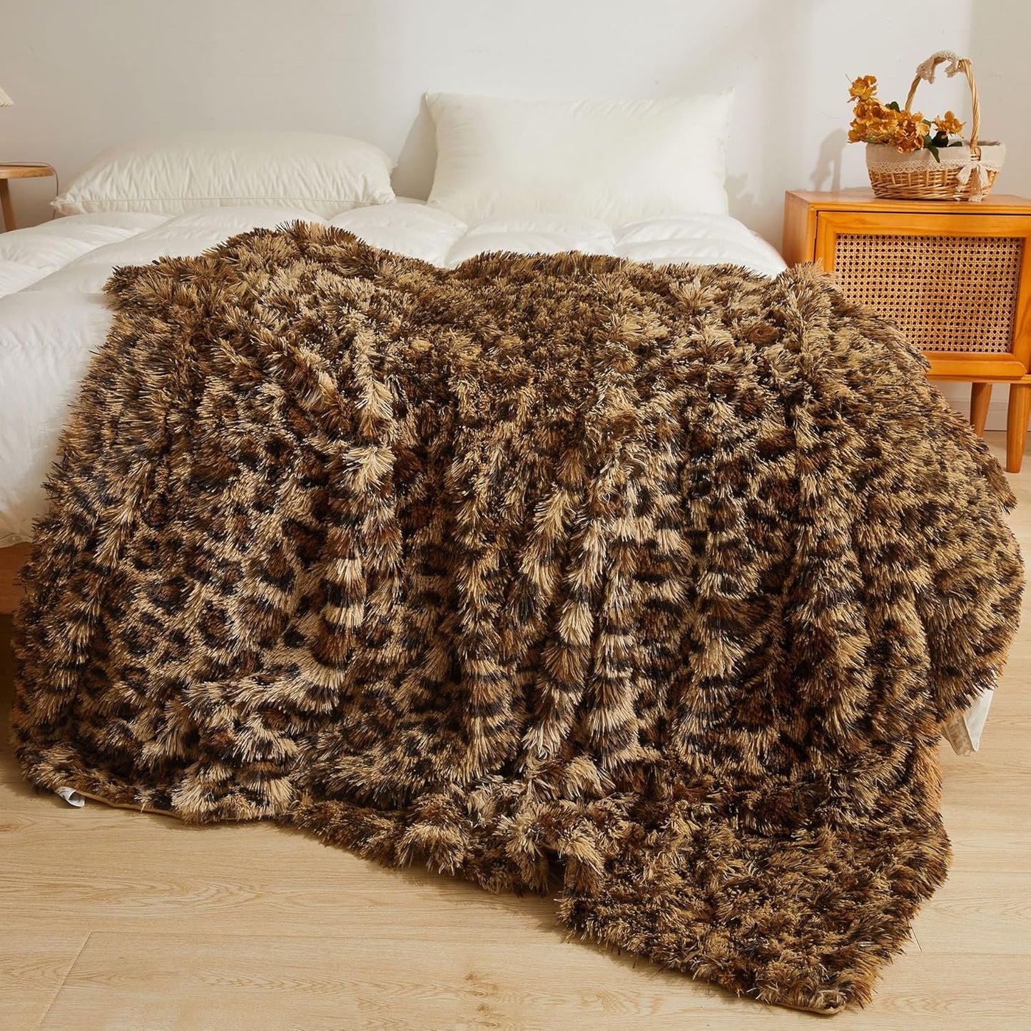 Luxury Faux Fur Leopard Print Blanket for Cozy Comfort