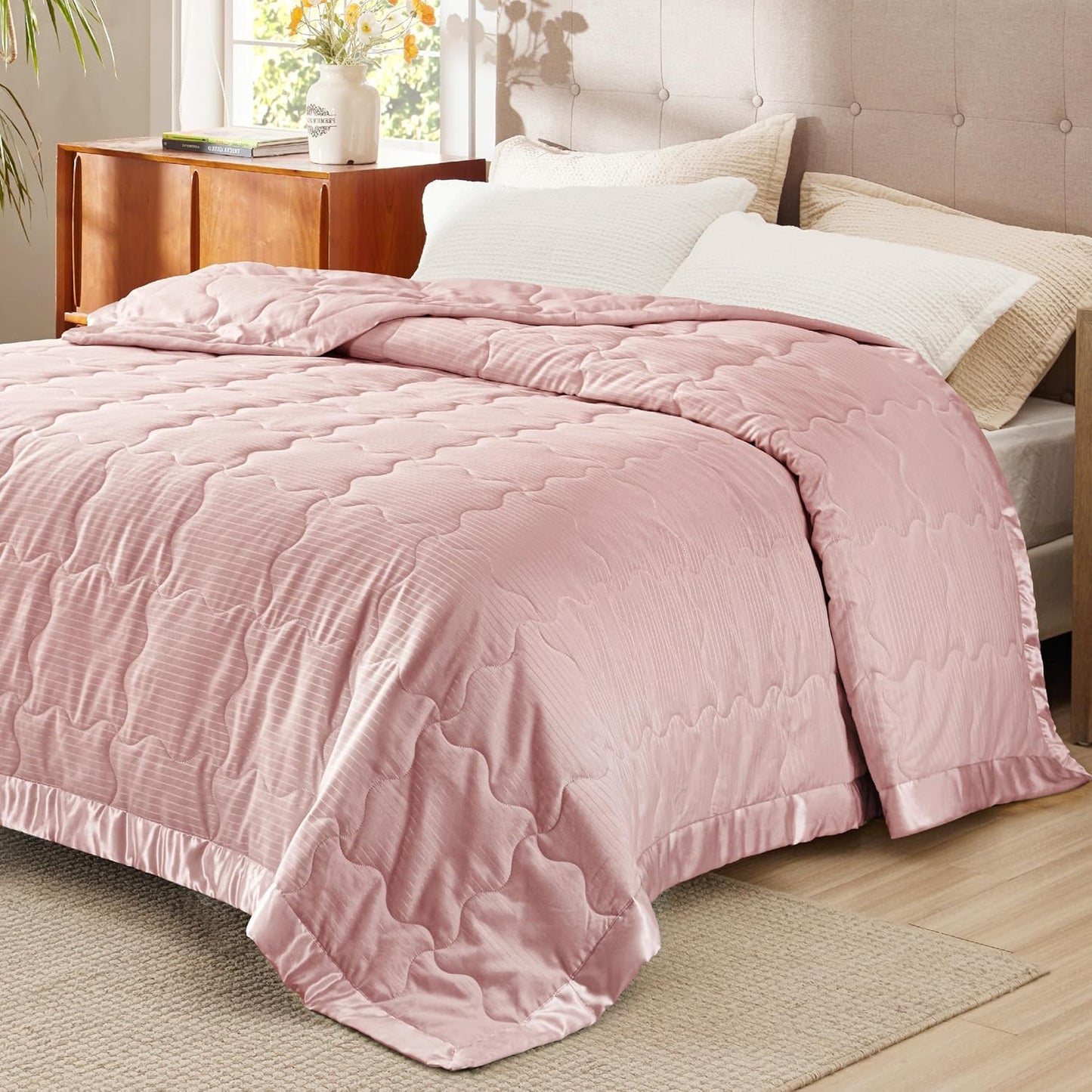 Bedsure Lightweight Summer Blanket - Queen Size Down Alternative