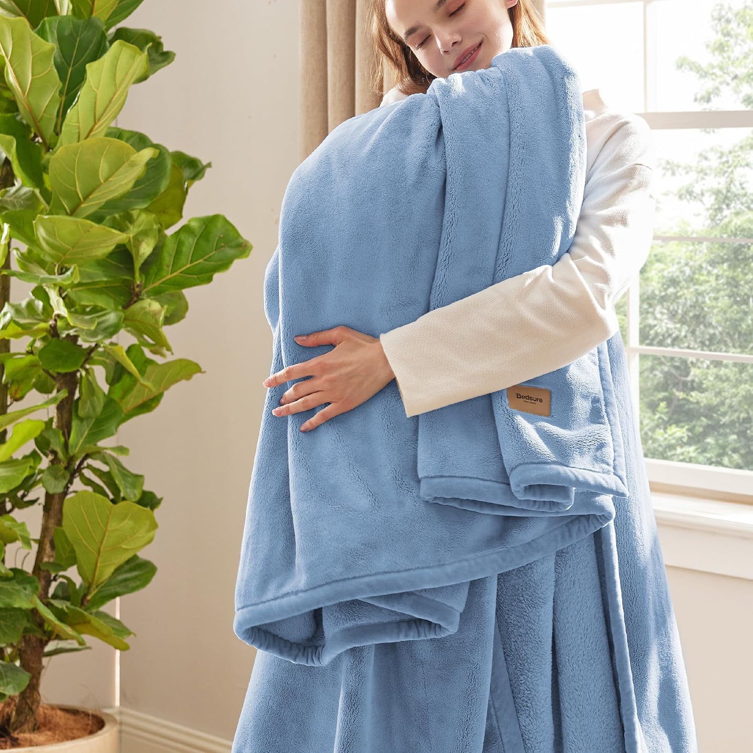 Bedsure Twin Blanket for Bed, Thick Heavy Warm Soft Fleece