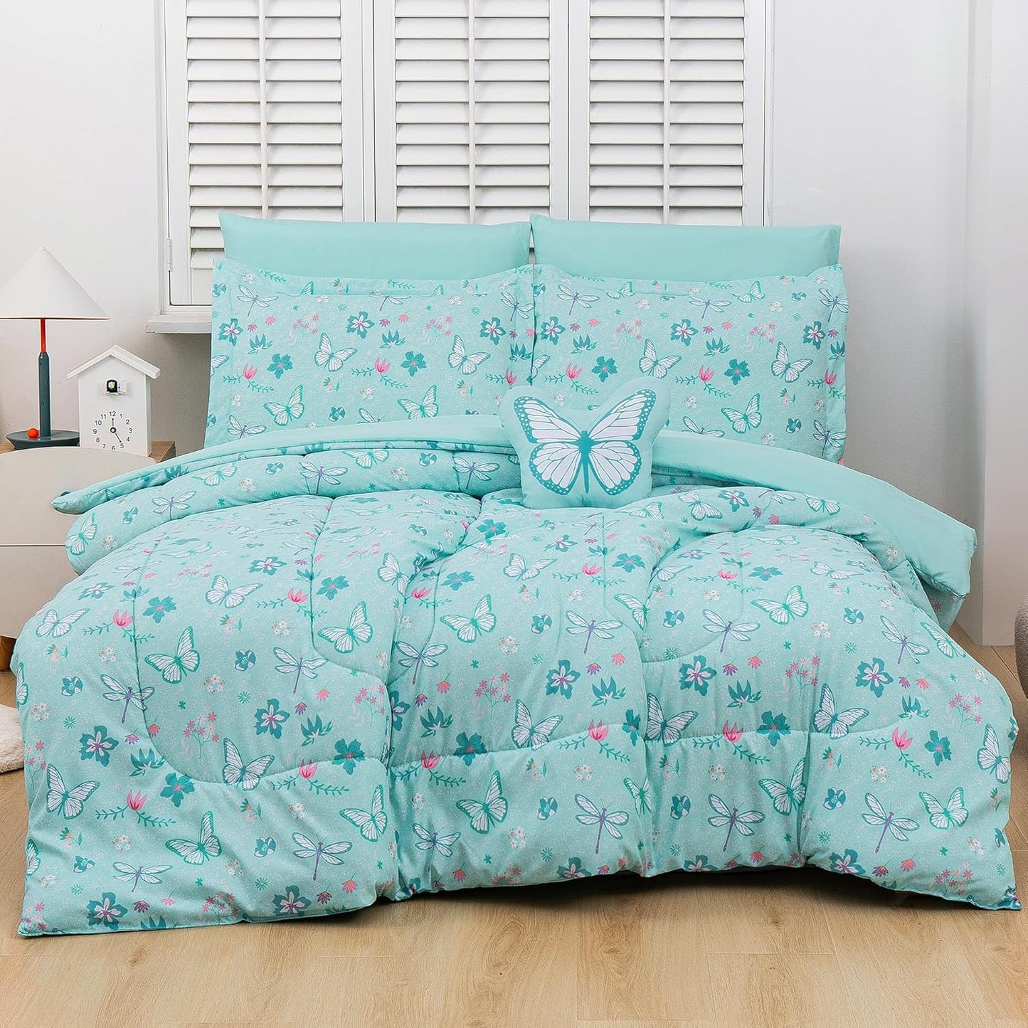 Mooreeke Kids Twin Bed in a Bag with Butterfly Mint Green Design