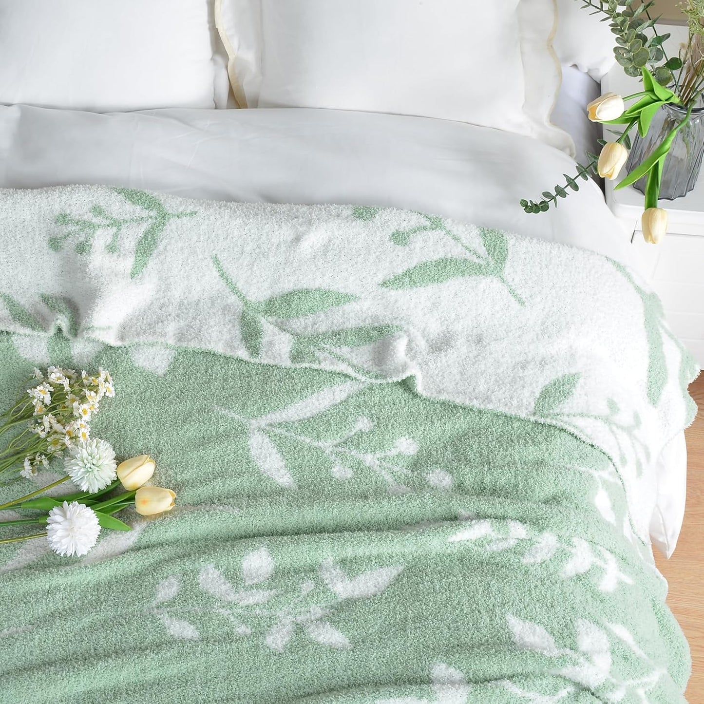 Leaf Pattern Throw Blanket for Cozy Spring Decor 60x80 in