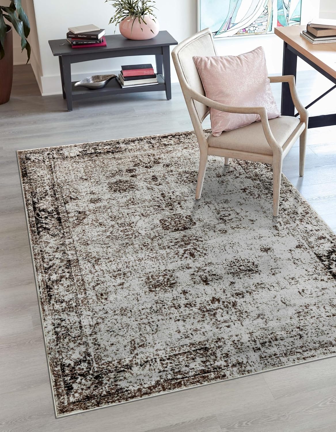 Unique Loom Sofia Collection Area Rug & Pad Bundle for Comfort
