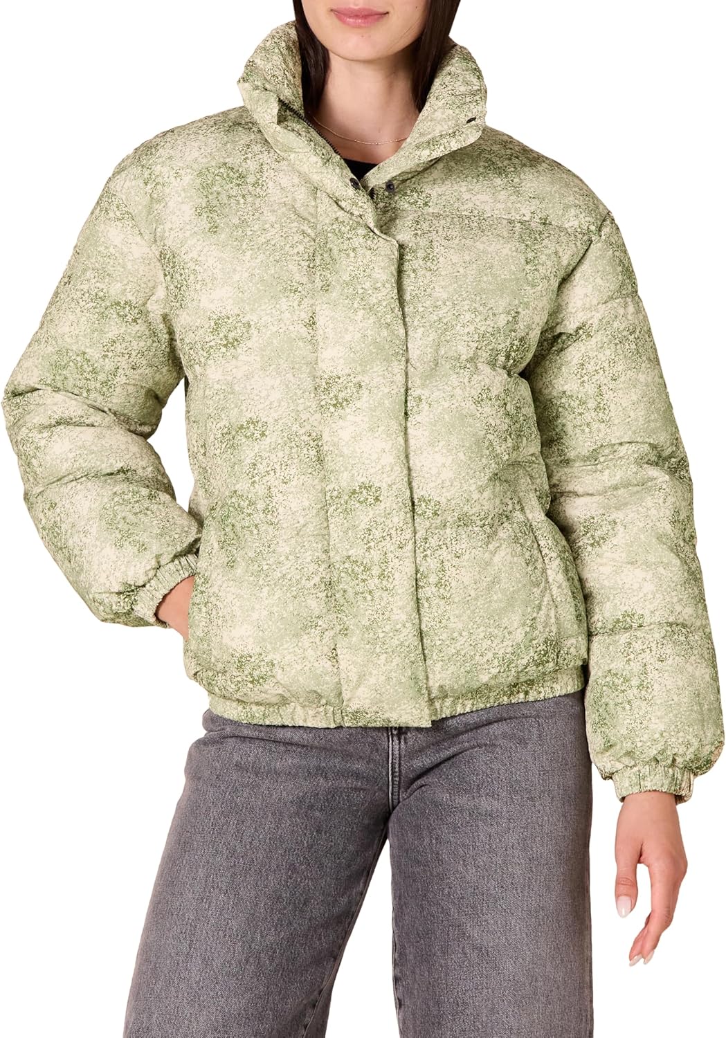 Women's Relaxed-Fit Mock-Neck Short Puffer Jacket for Cold Weather