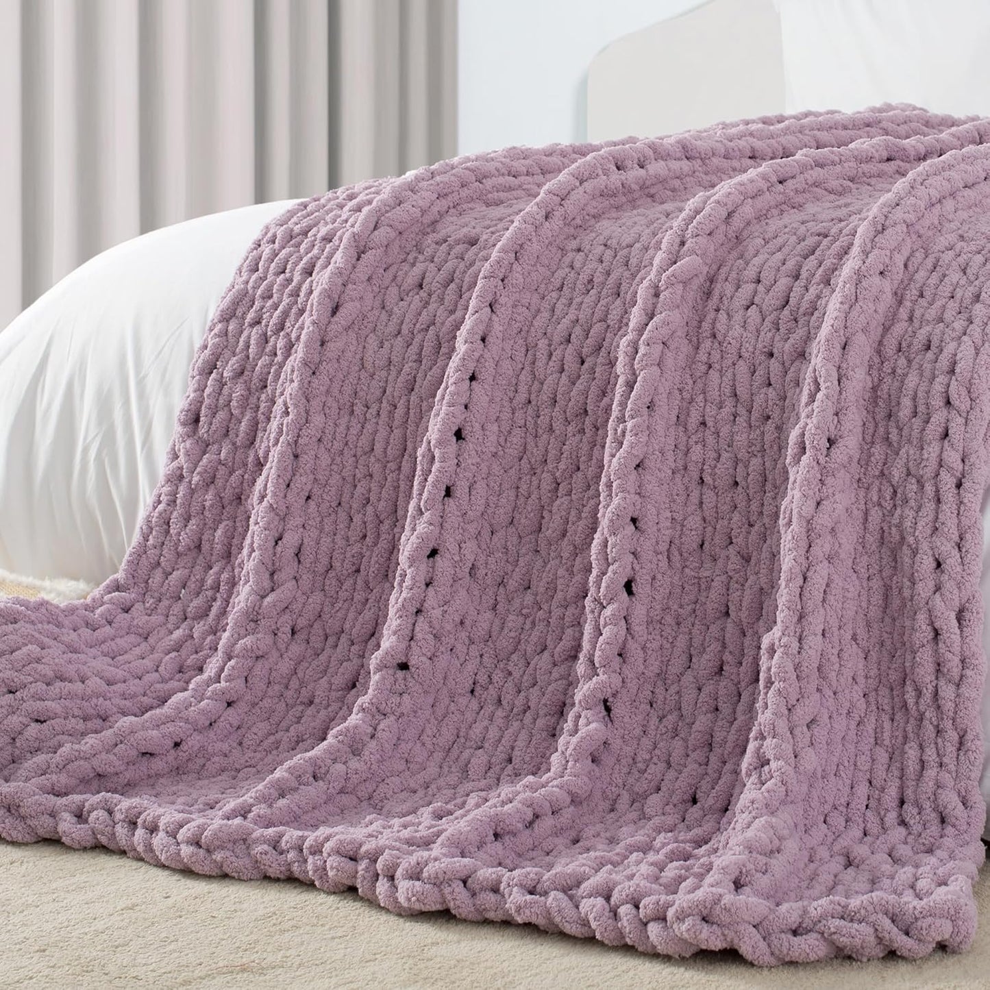 Chunky Knit Throw Blanket for Cozy Autumn Evenings at Home