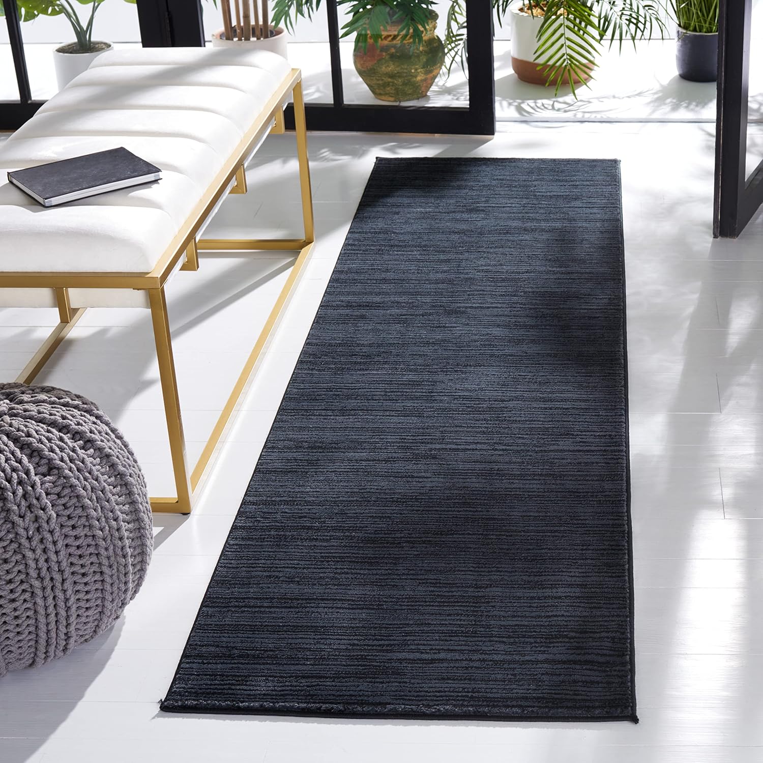 SAFAVIEH Vision Collection Runner Rug - Modern Ombre Chic Design