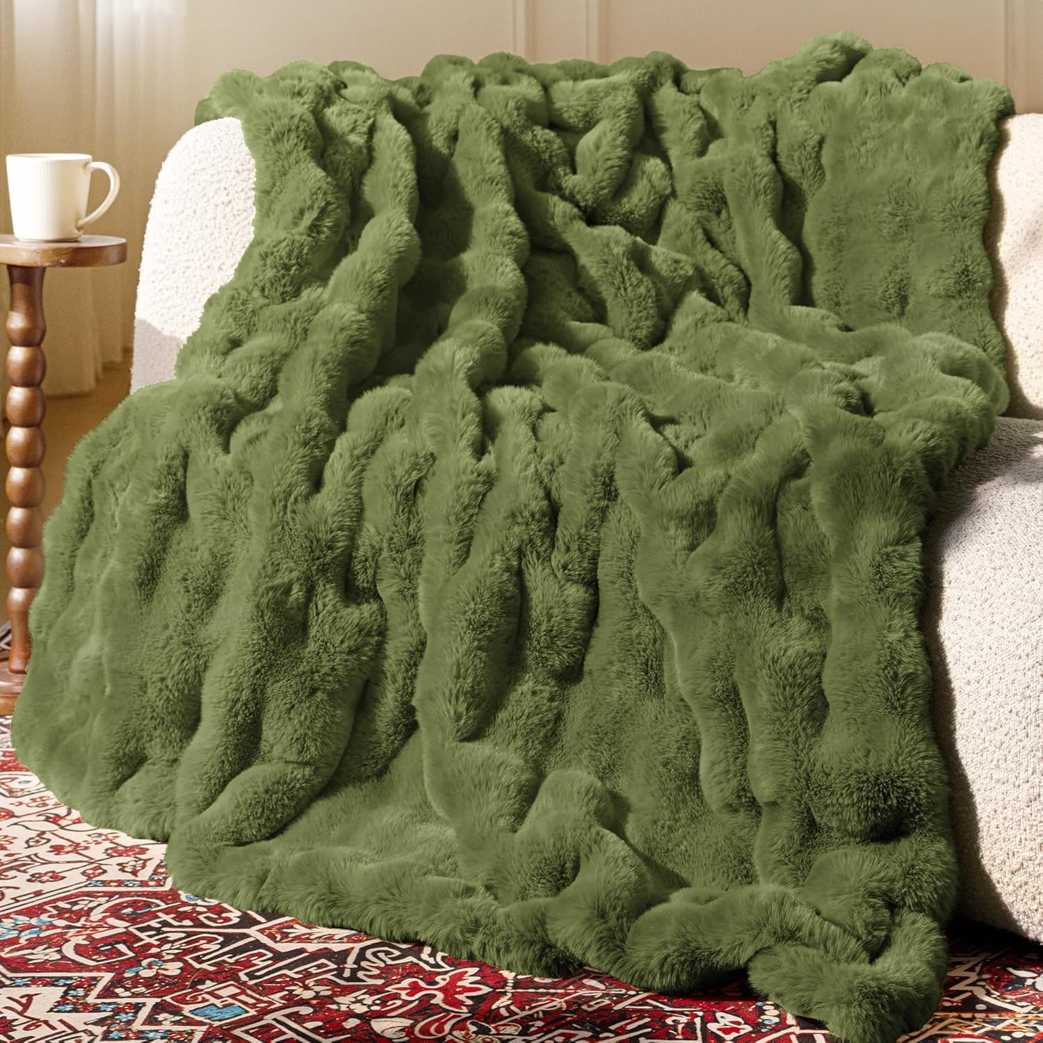 Ultra Soft Cozy Faux Fur Throw Blanket for Couch and Bedroom