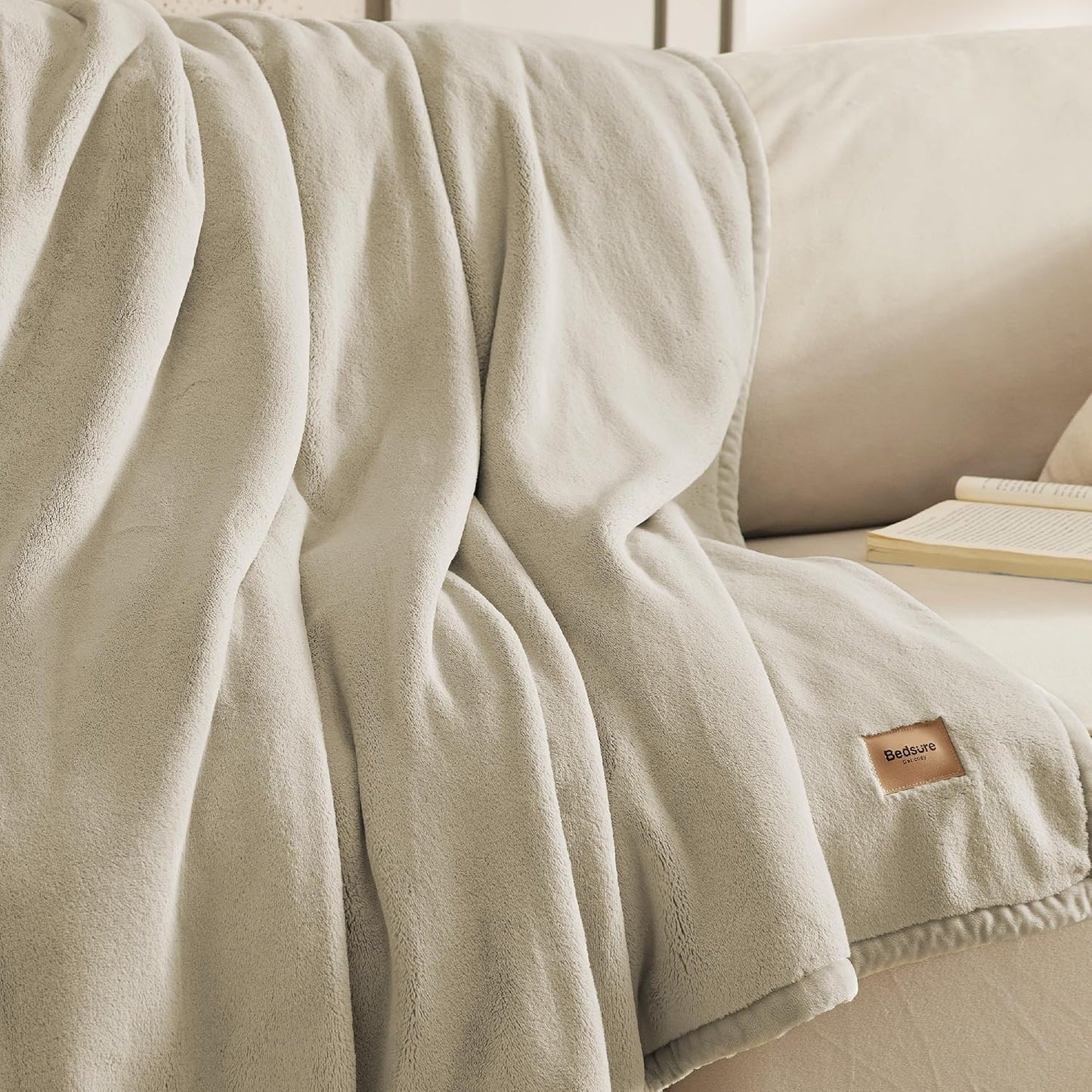 Bedsure Twin Blanket for Bed, Cozy Fleece Fall Throw Gift