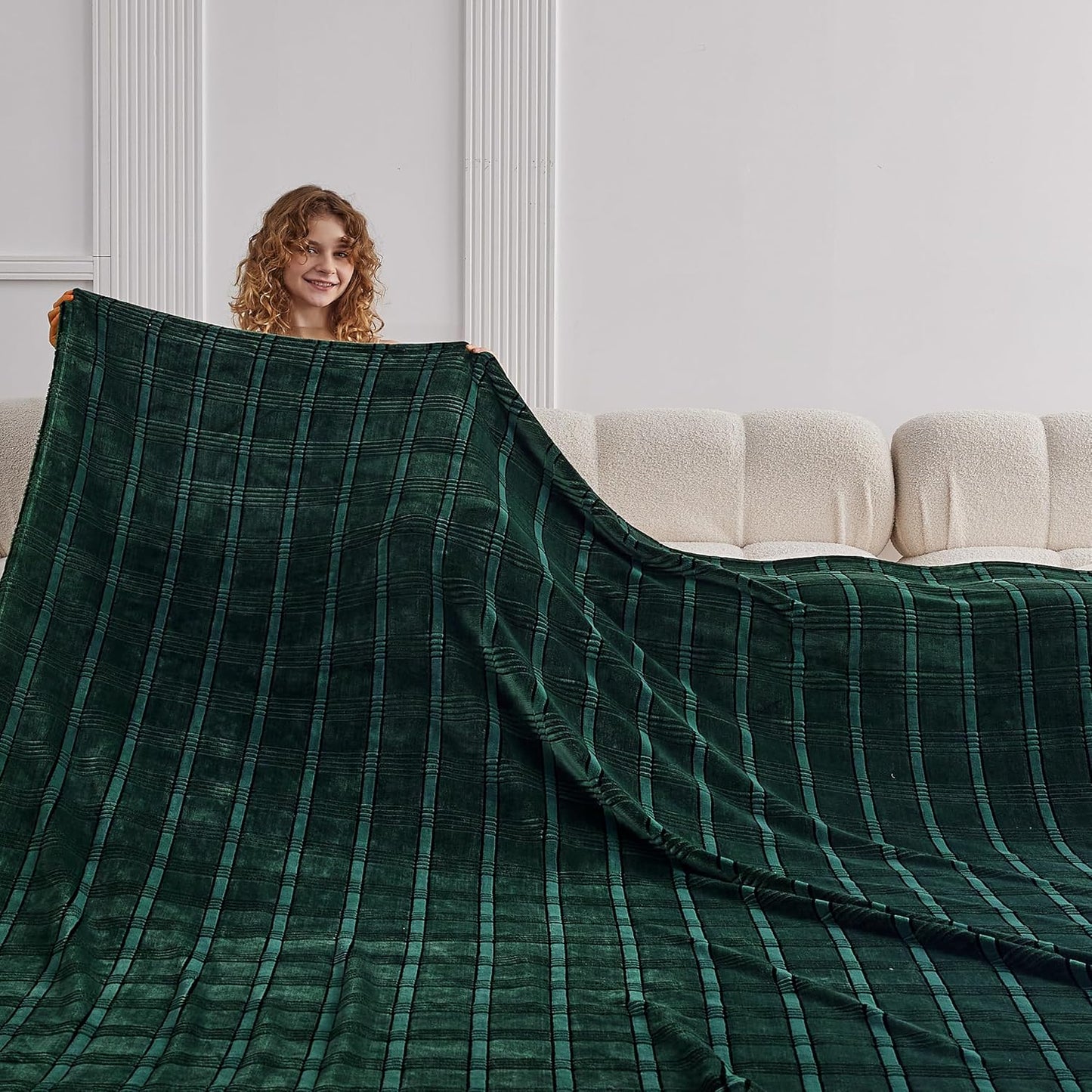 Oversized King Fleece Blanket for Cozy Comfort and Style