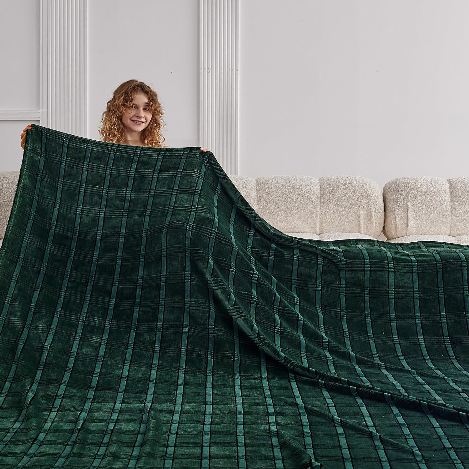 Oversized King Fleece Blanket for Cozy Comfort and Style
