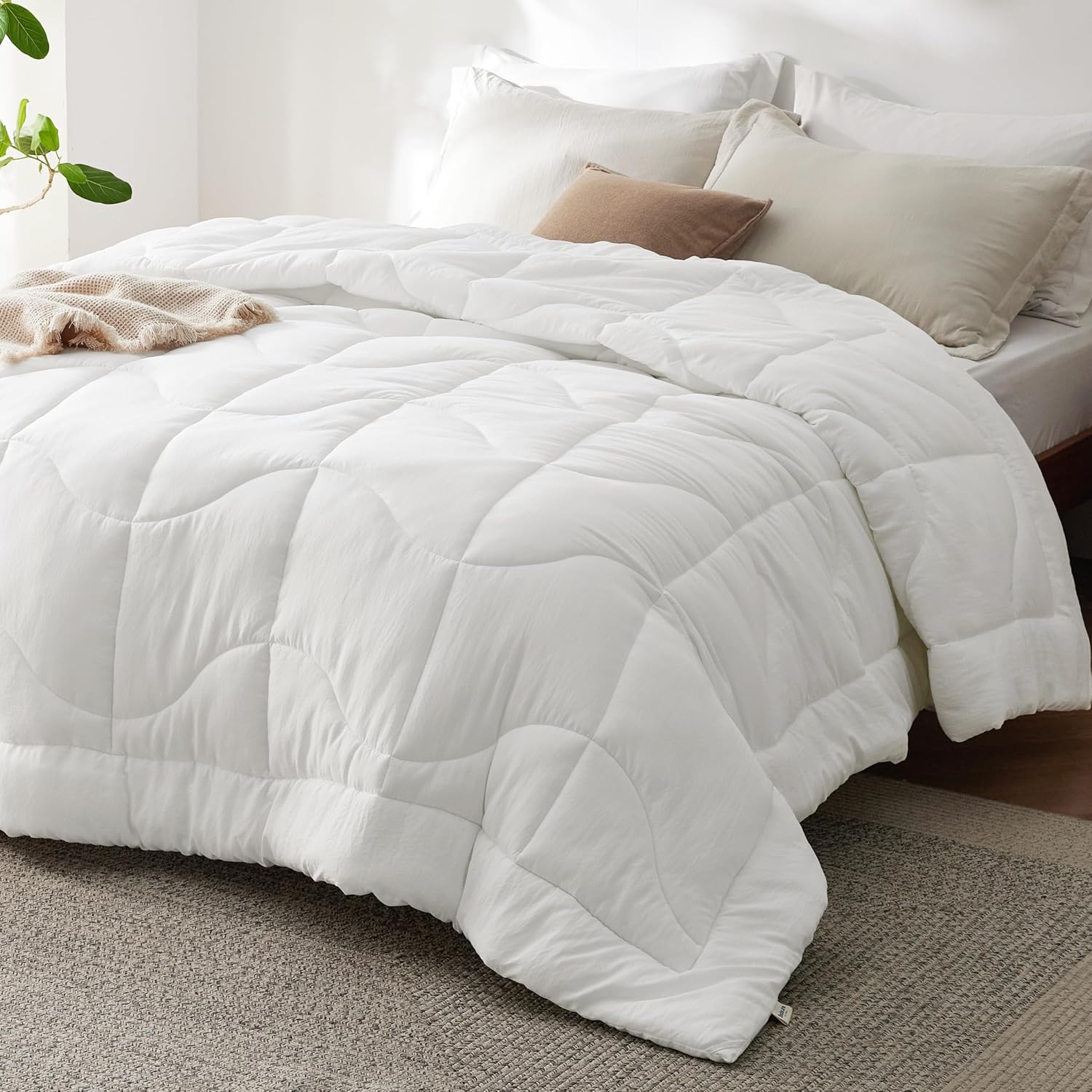 Bedsure Queen Comforter - Ultra-Soft Down Alternative Duvet