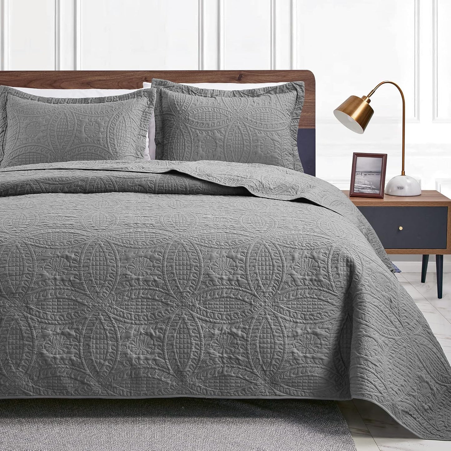 Love's Cabin King Size Quilt Set Grey Bedspread for All Seasons