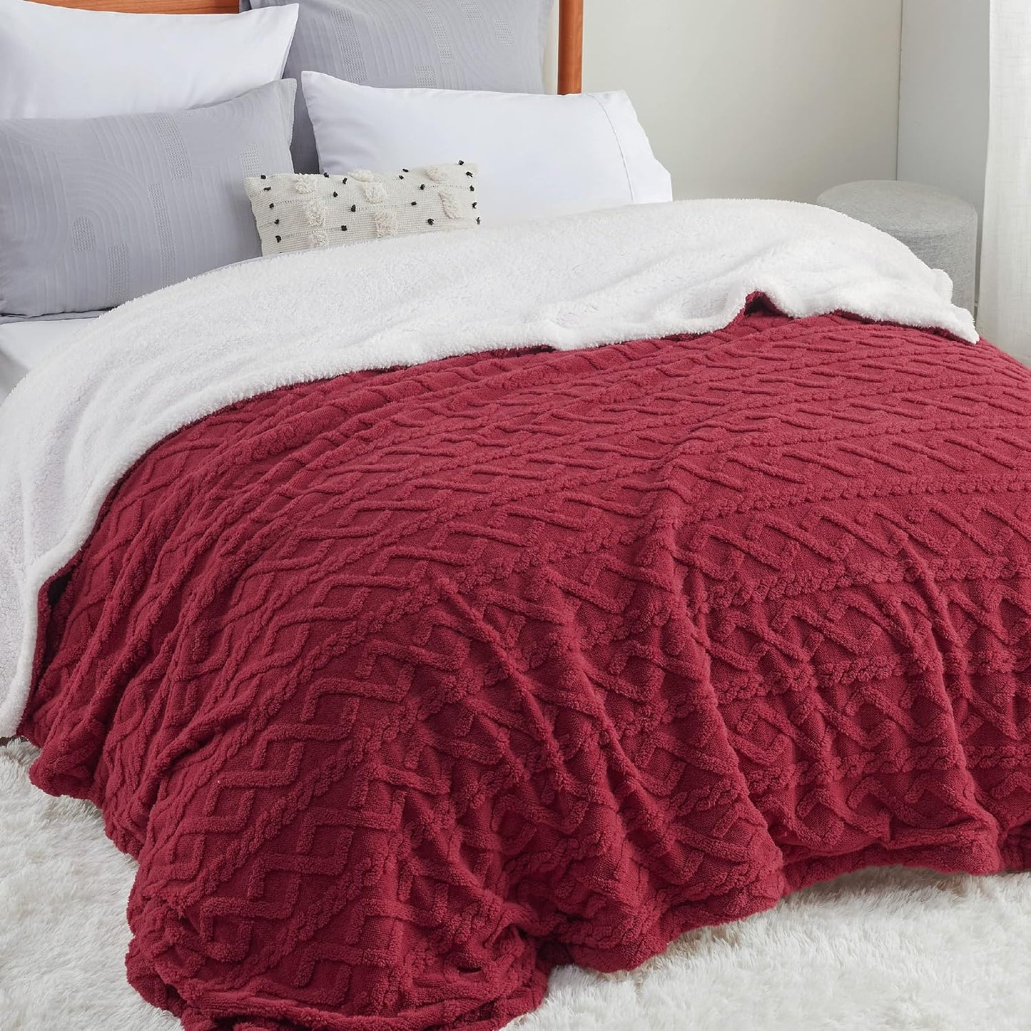 Bedsure Gentlesoft Sherpa Queen Size Blanket for Cozy Comfort