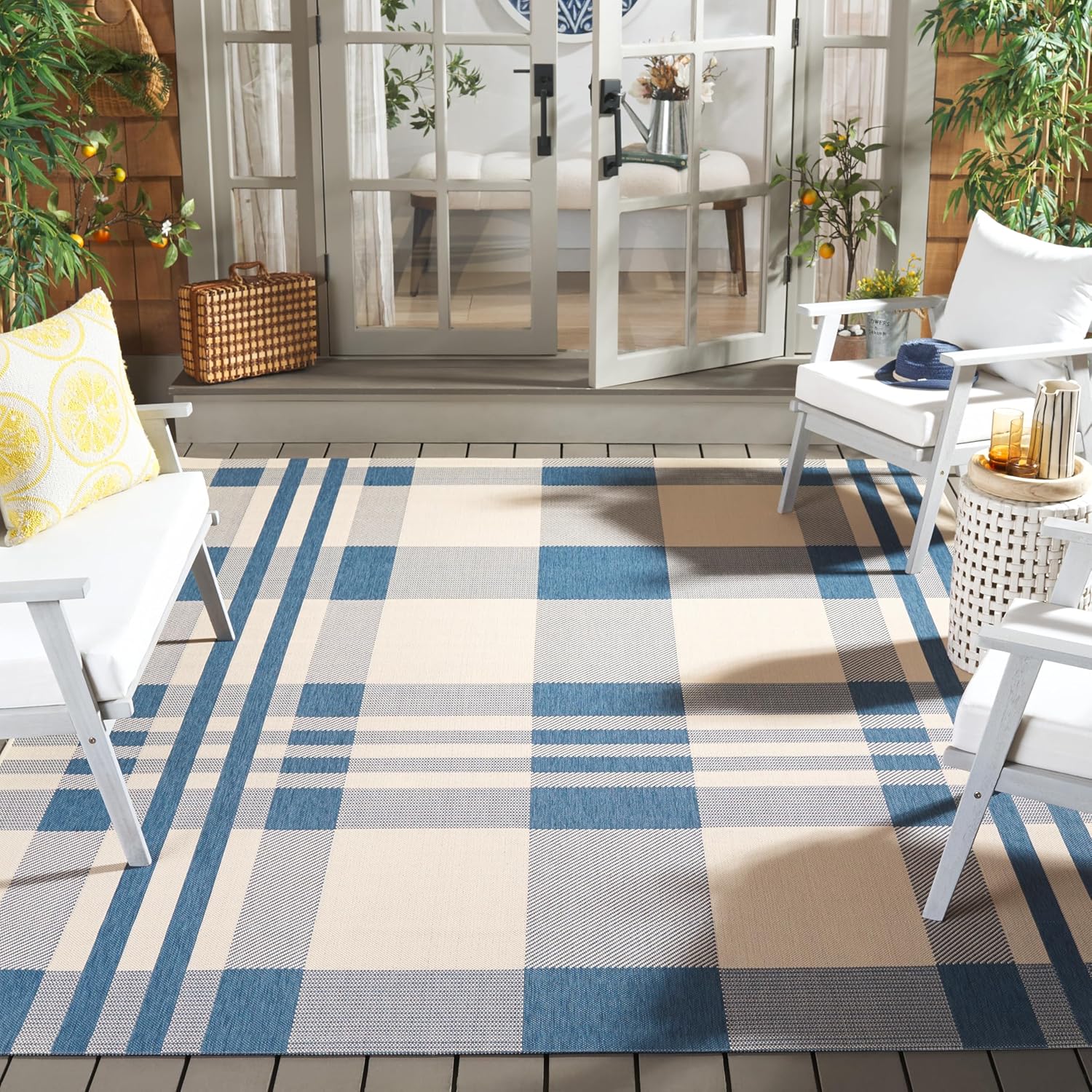 SAFAVIEH Courtyard Collection Area Rug - Stylish & Durable