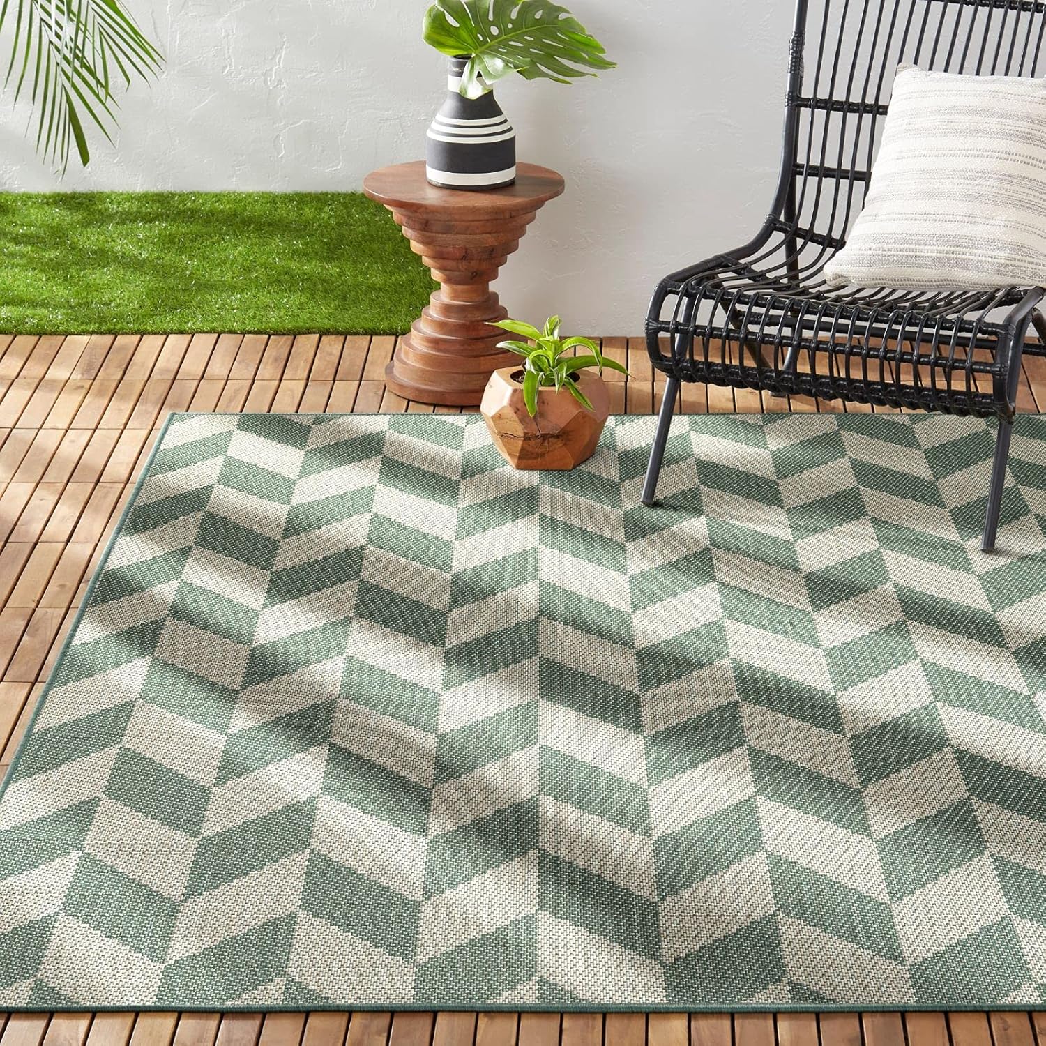 Nicole Miller New York Patio Country Calla Area Rug for Indoors