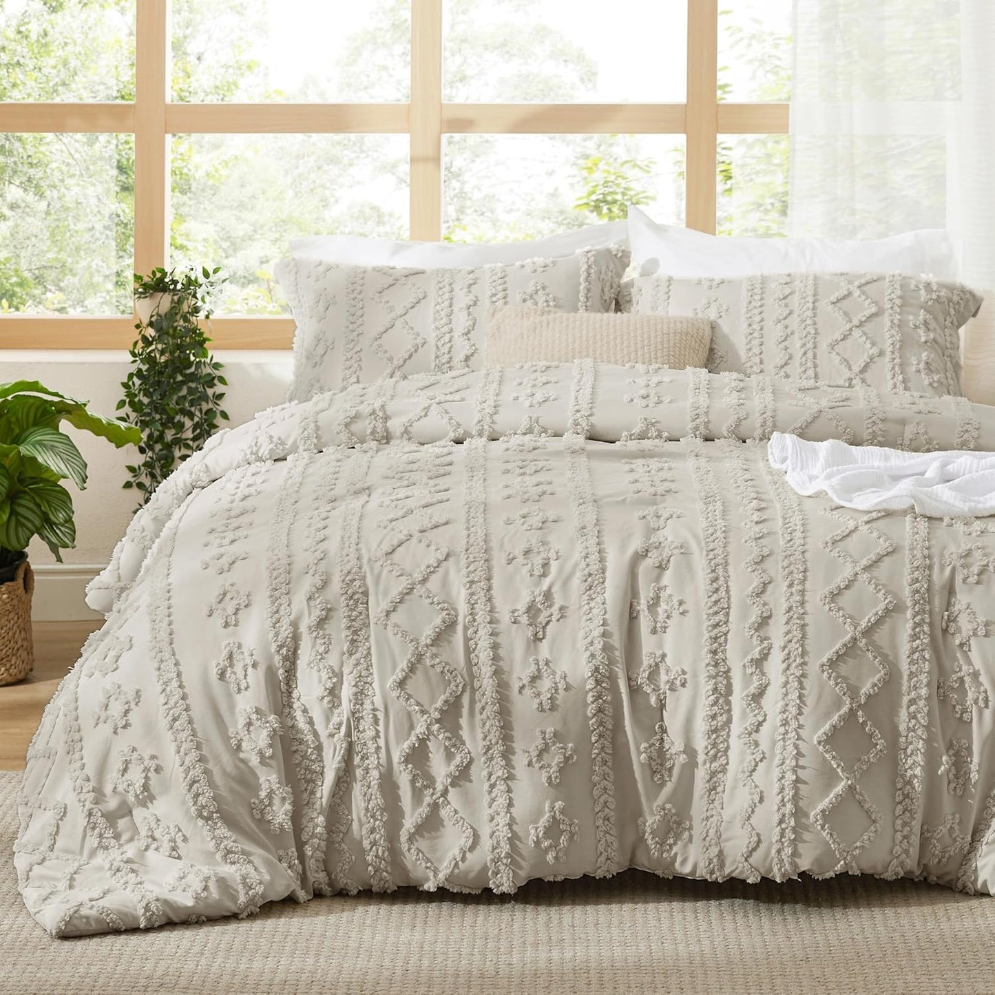 Bedsure Tufted Boho Comforter Set King Size for Cozy Retreats