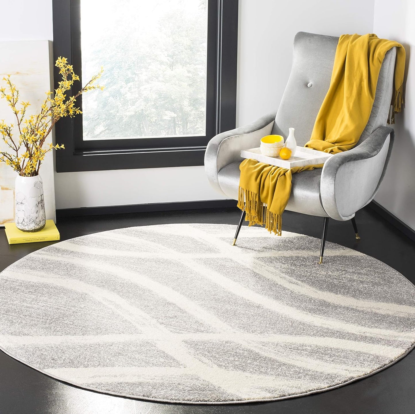SAFAVIEH Adirondack 8ft Round Grey/Cream Area Rug for Modern Homes