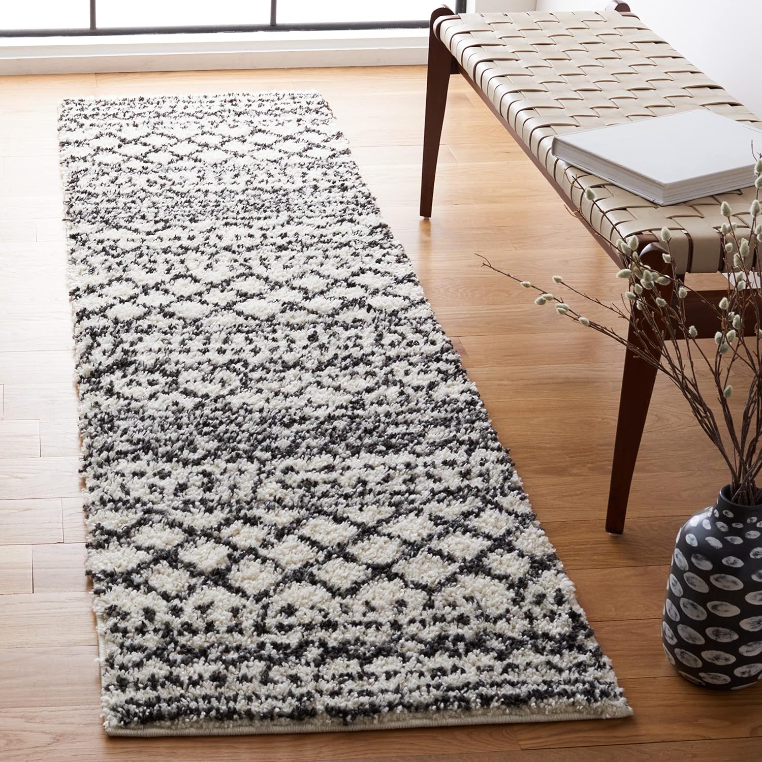 SAFAVIEH Arizona Shag Runner Rug - Stylish & Durable Design