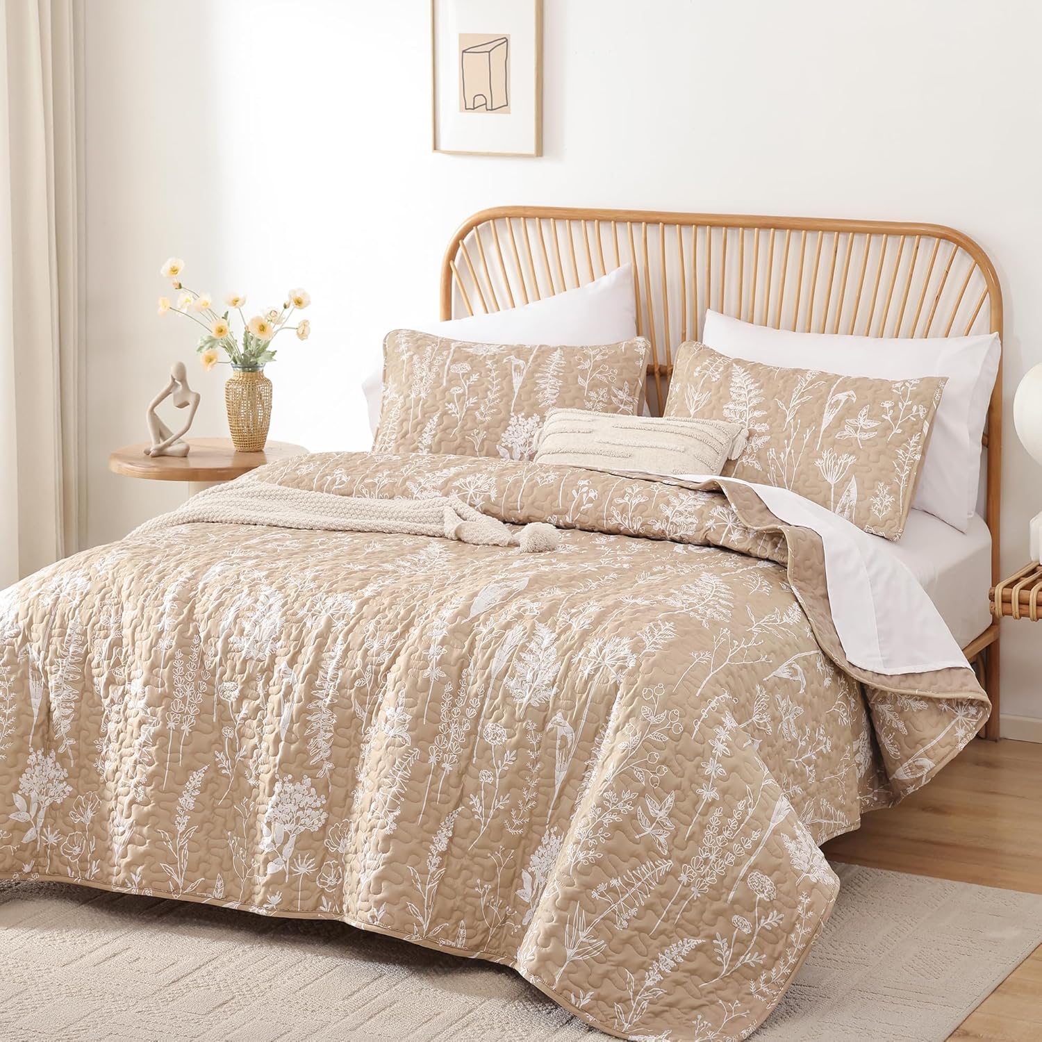 King Size Taupe Quilt Bed Spread with Floral Pattern Design