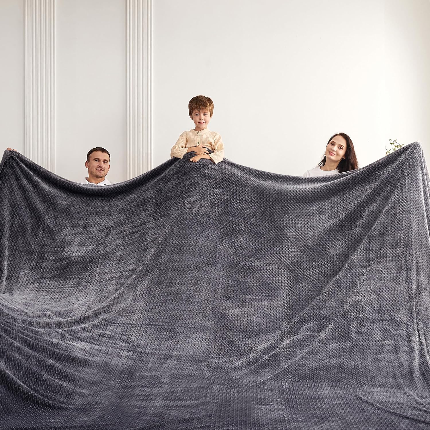 Oversized King Fleece Blanket for Cozy Comfort and Style