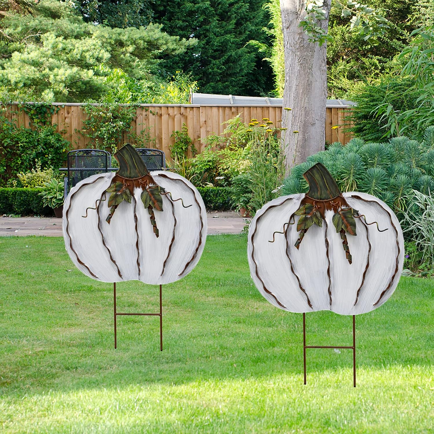 Metal Pumpkin Garden Stakes for Autumn Decor and Halloween Fun