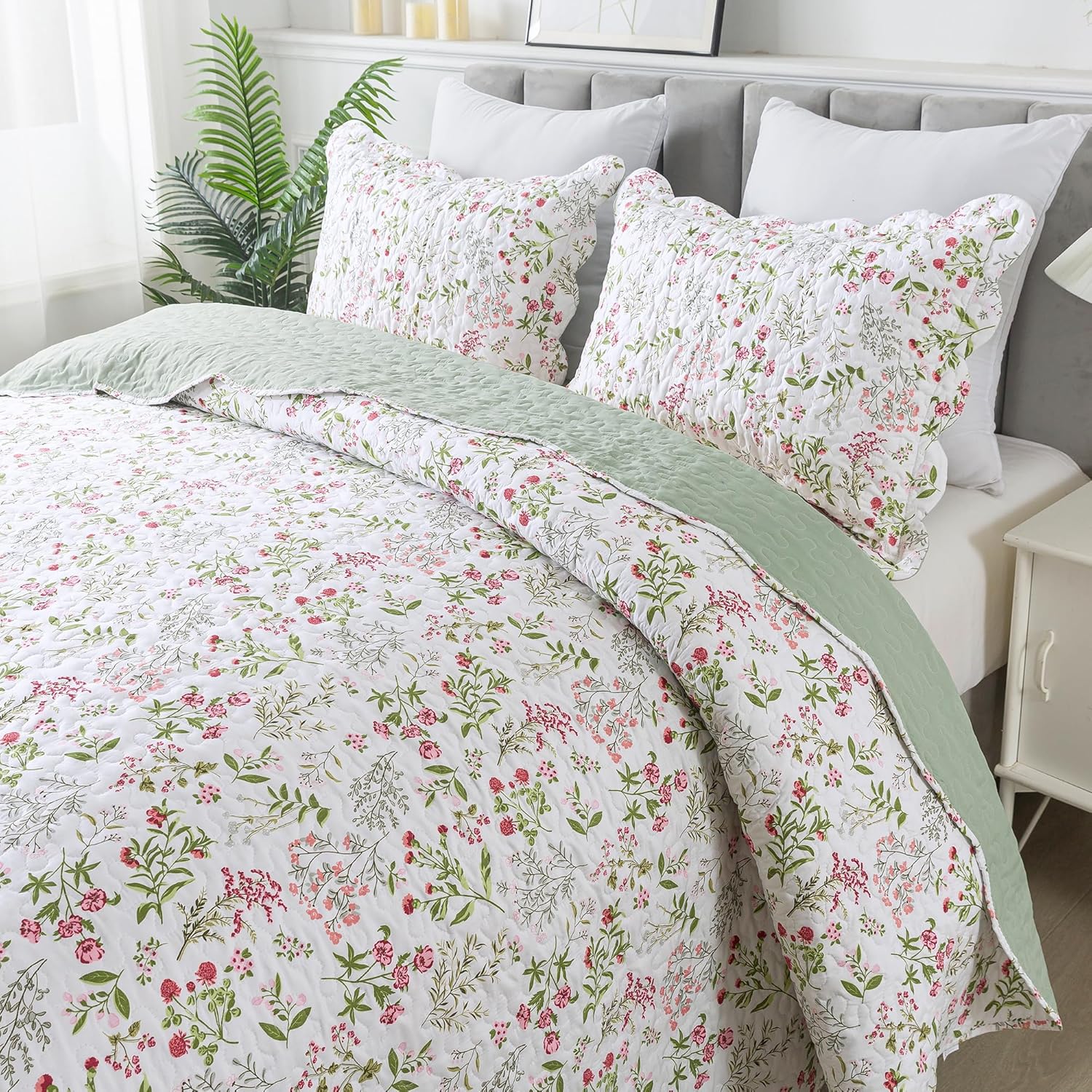 HoneiLife Floral Quilt King Size Set - Lightweight Bedspread