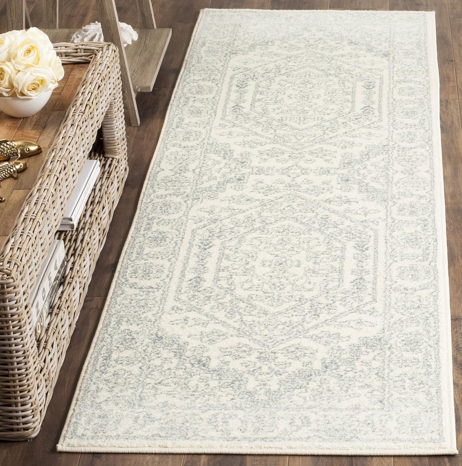 SAFAVIEH Adirondack Collection Runner Rug - Durable & Stylish