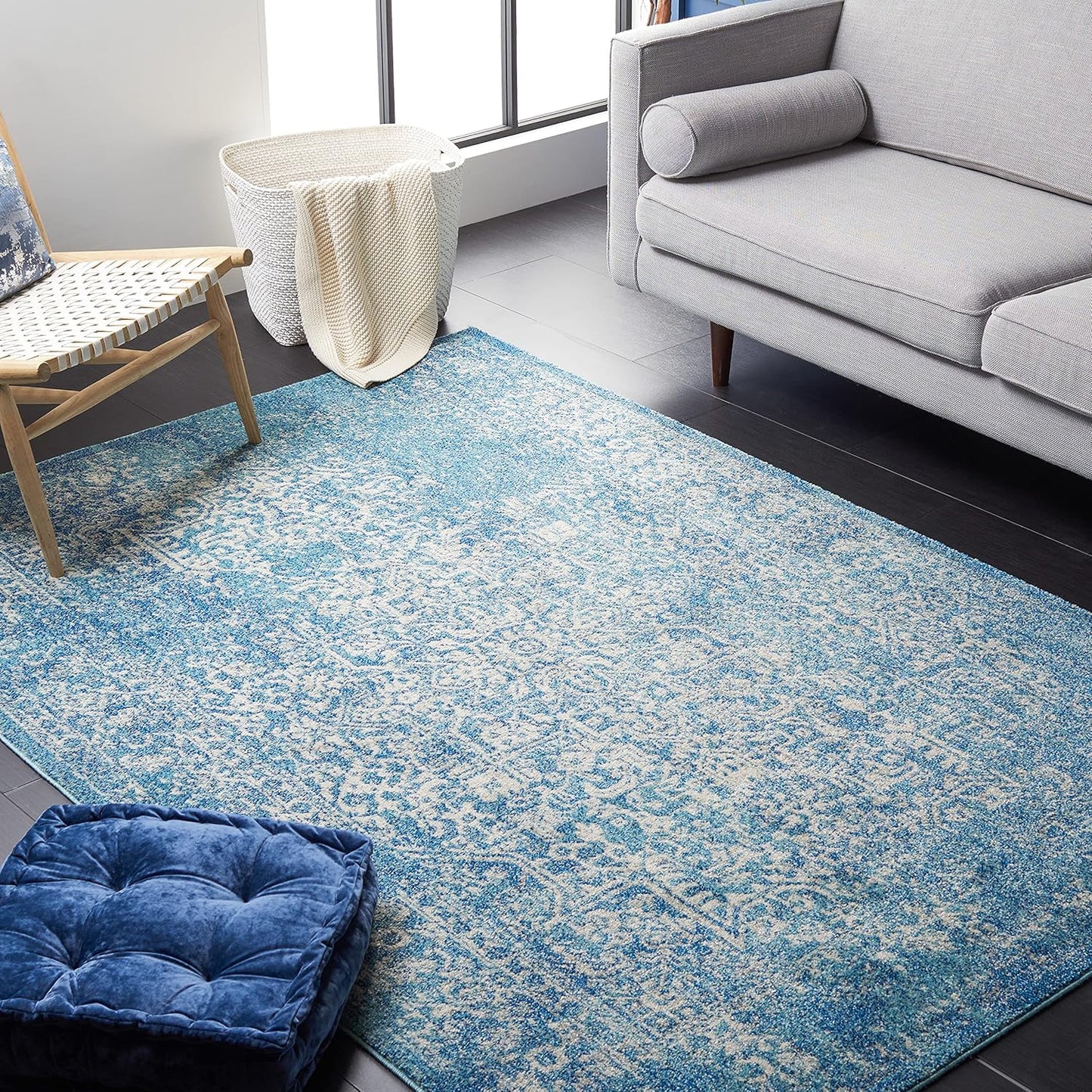 SAFAVIEH Evoke Collection 3ft x 5ft Blue/Ivory Accent Rug Review