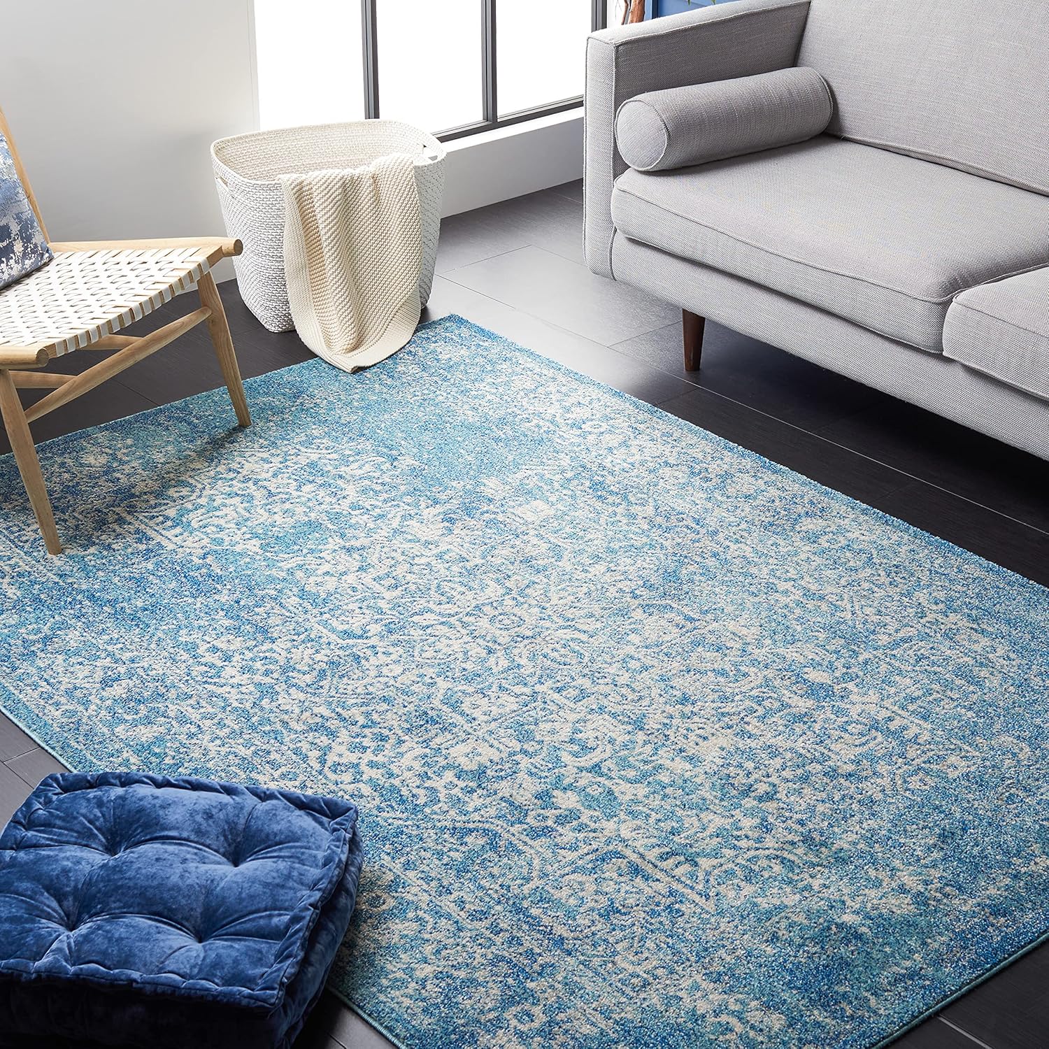 SAFAVIEH Evoke Collection 3ft x 5ft Blue/Ivory Accent Rug Review