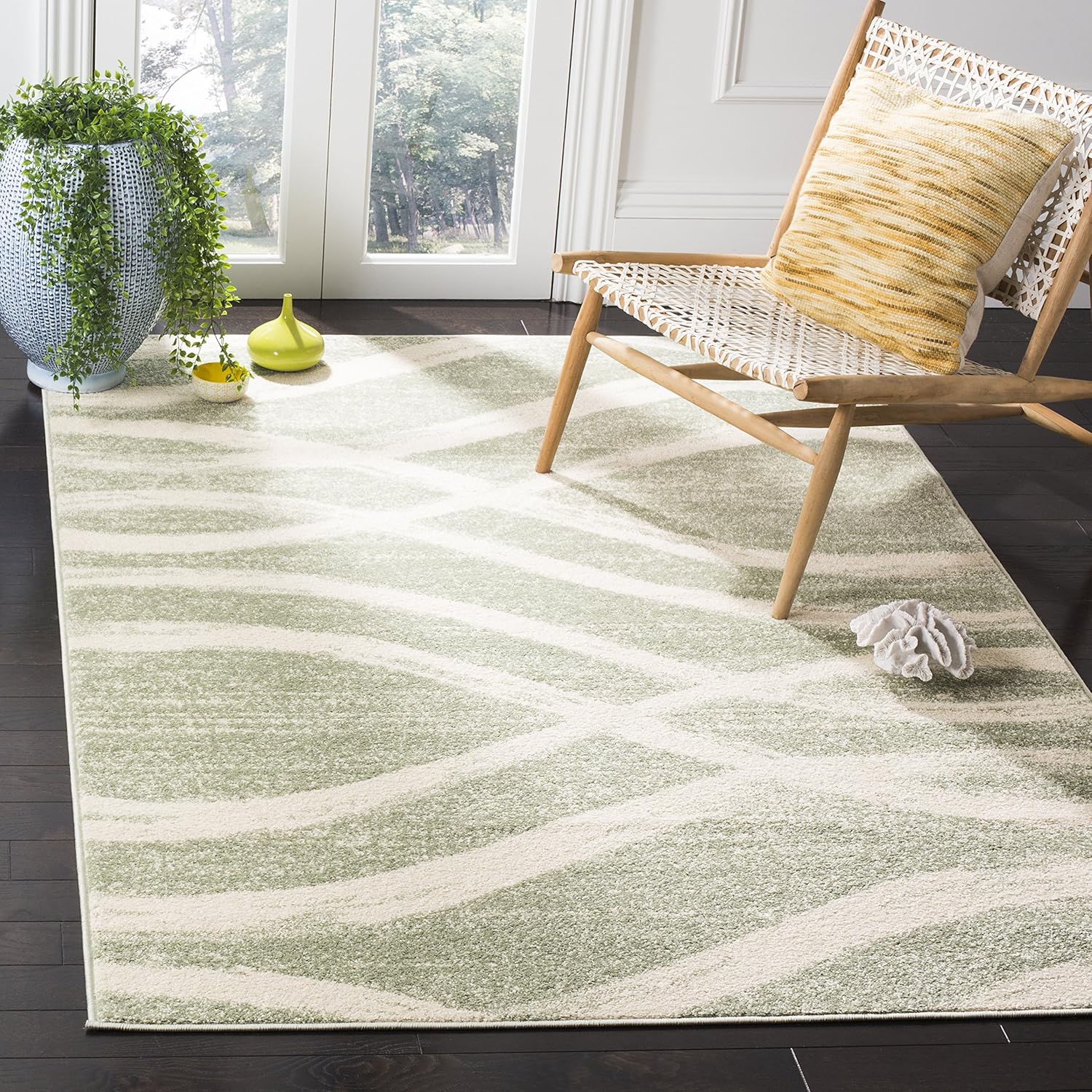 SAFAVIEH Adirondack Collection Accent Rug - Stylish & Durable