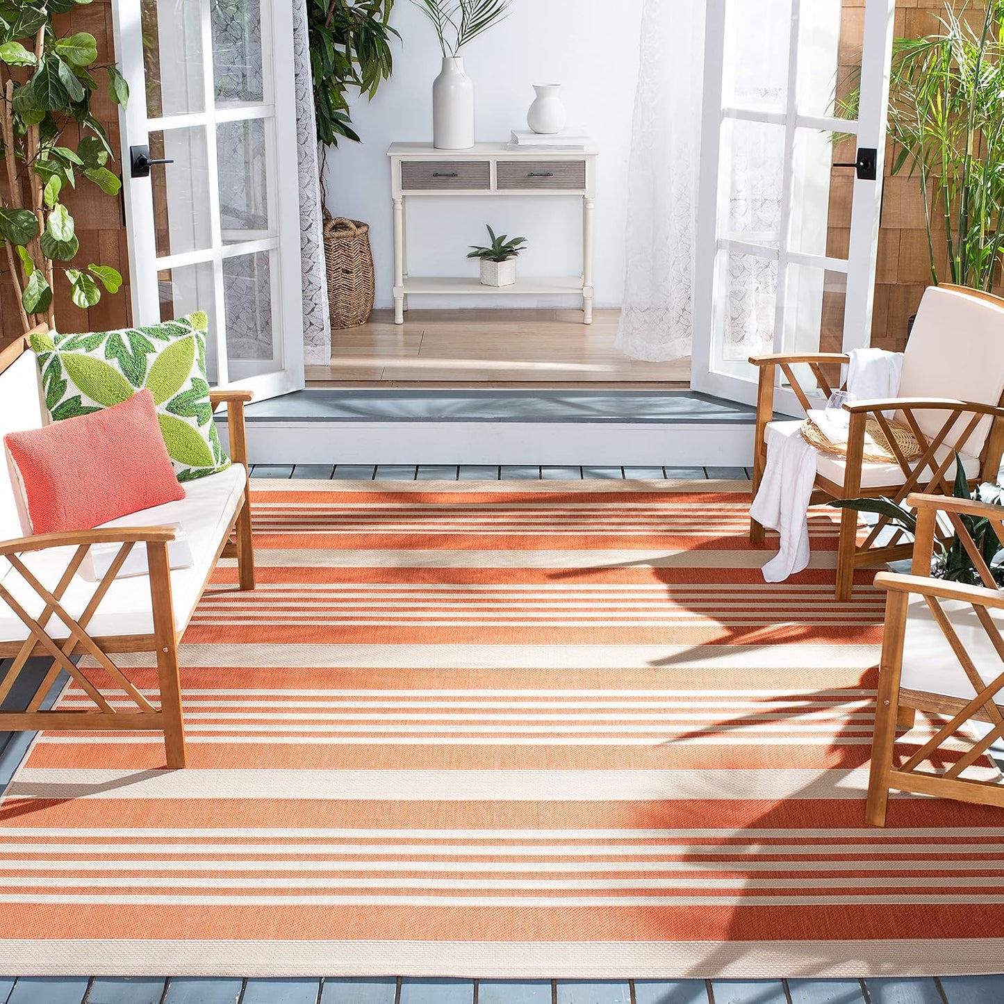 SAFAVIEH Courtyard Collection Area Rug - Stylish & Durable