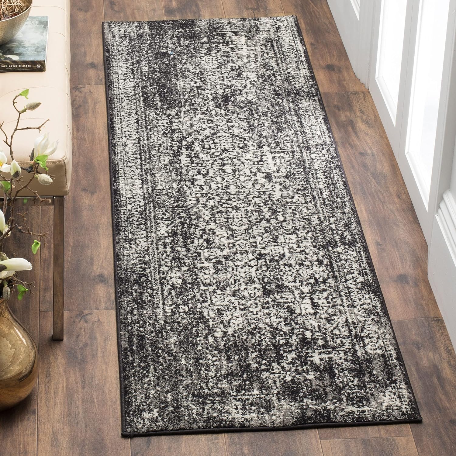 SAFAVIEH Evoke Collection 2ft 2in x 13ft Black / Grey Runner Rug