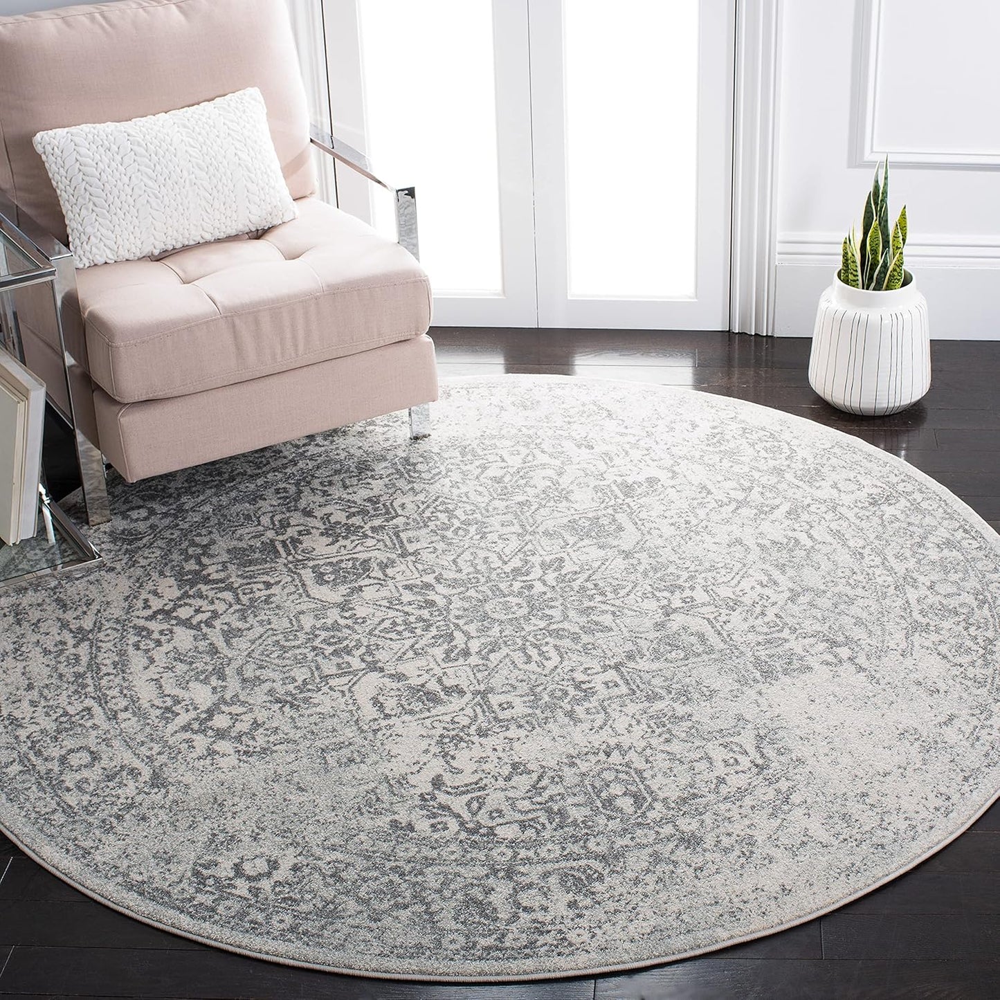 SAFAVIEH Evoke Collection Area Rug - 6ft 7in Round, Ivory & Grey