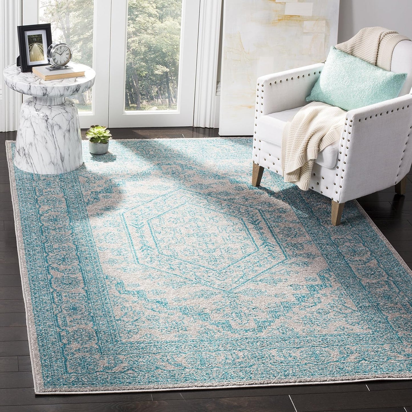 SAFAVIEH Adirondack Collection Area Rug - Stylish & Durable