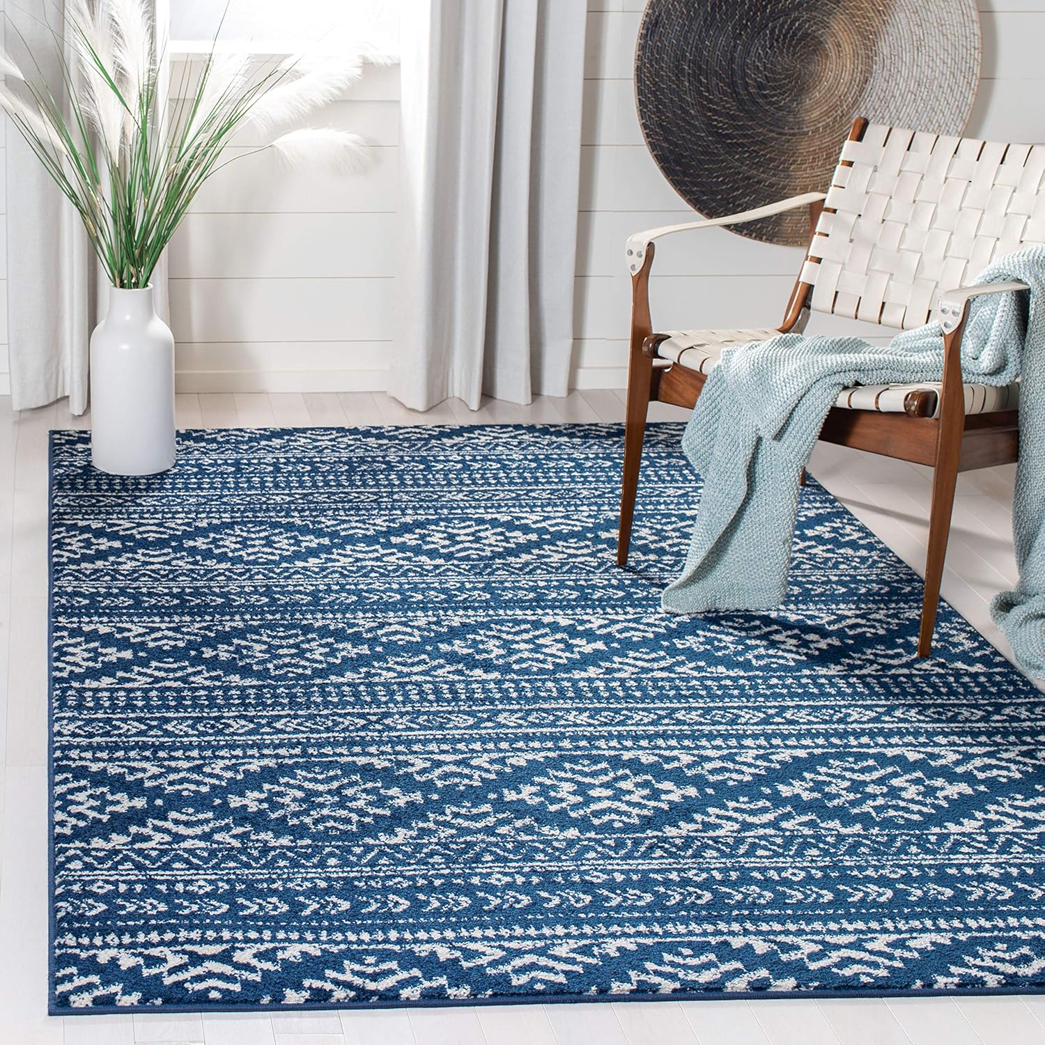 SAFAVIEH Tulum Collection Area Rug - Stylish & Durable Design
