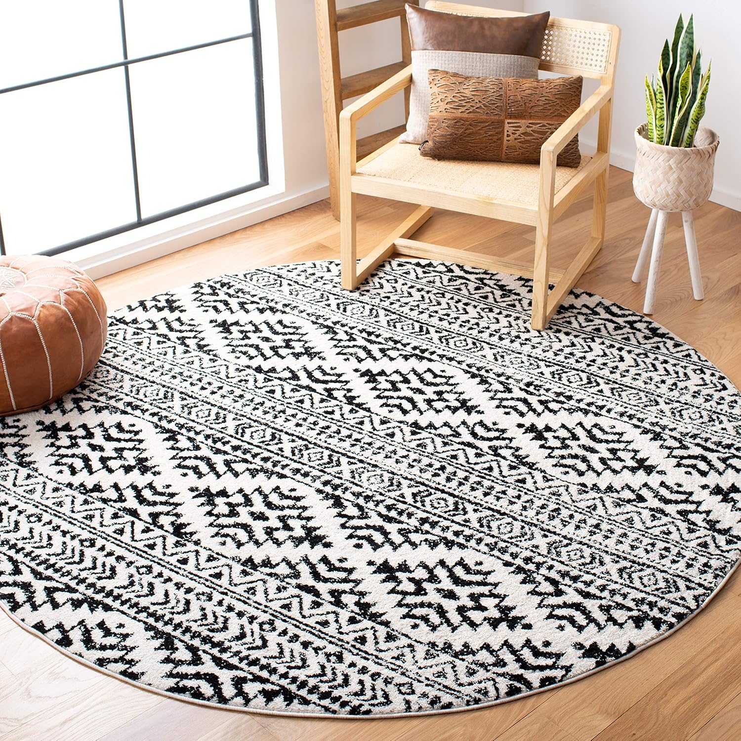 SAFAVIEH Tulum Collection Area Rug - Stylish 5ft Round Design