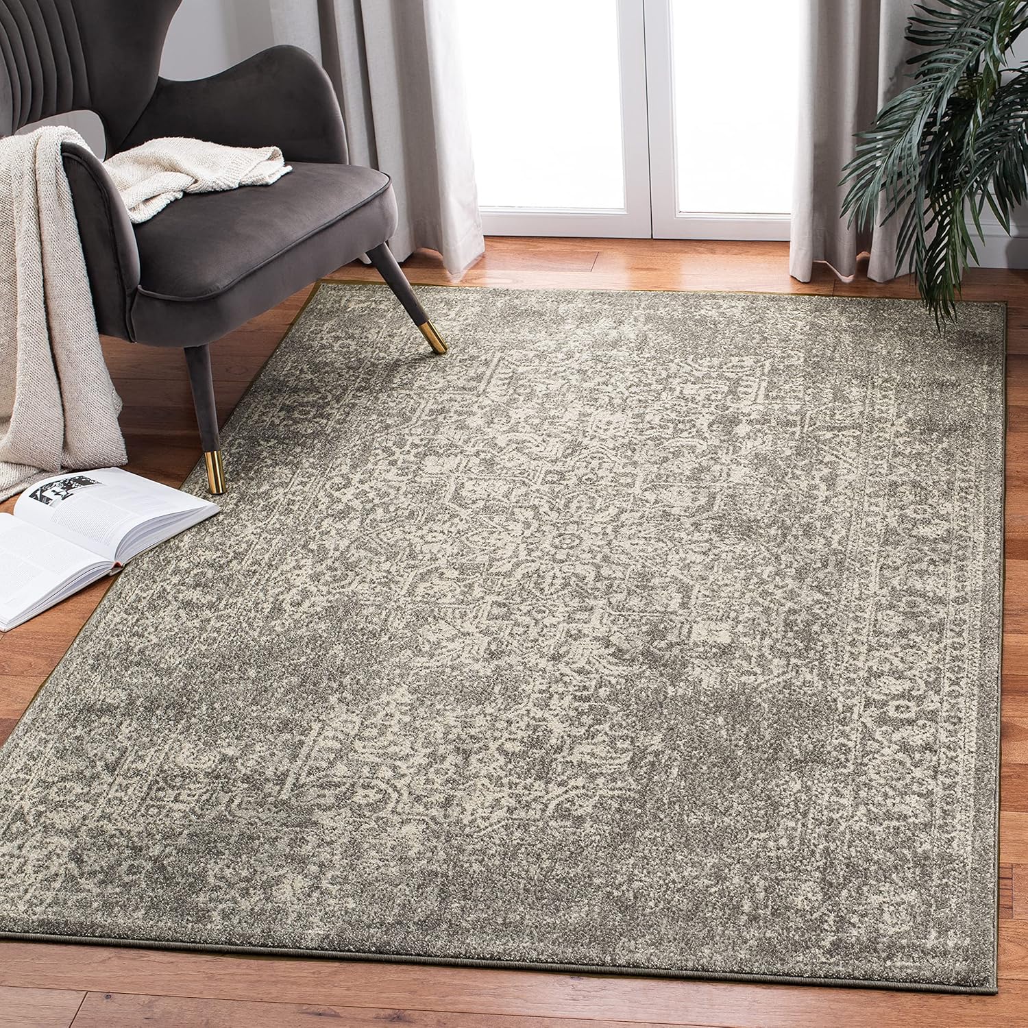 SAFAVIEH Evoke Collection 3ft x 5ft Silver / Ivory Accent Rug
