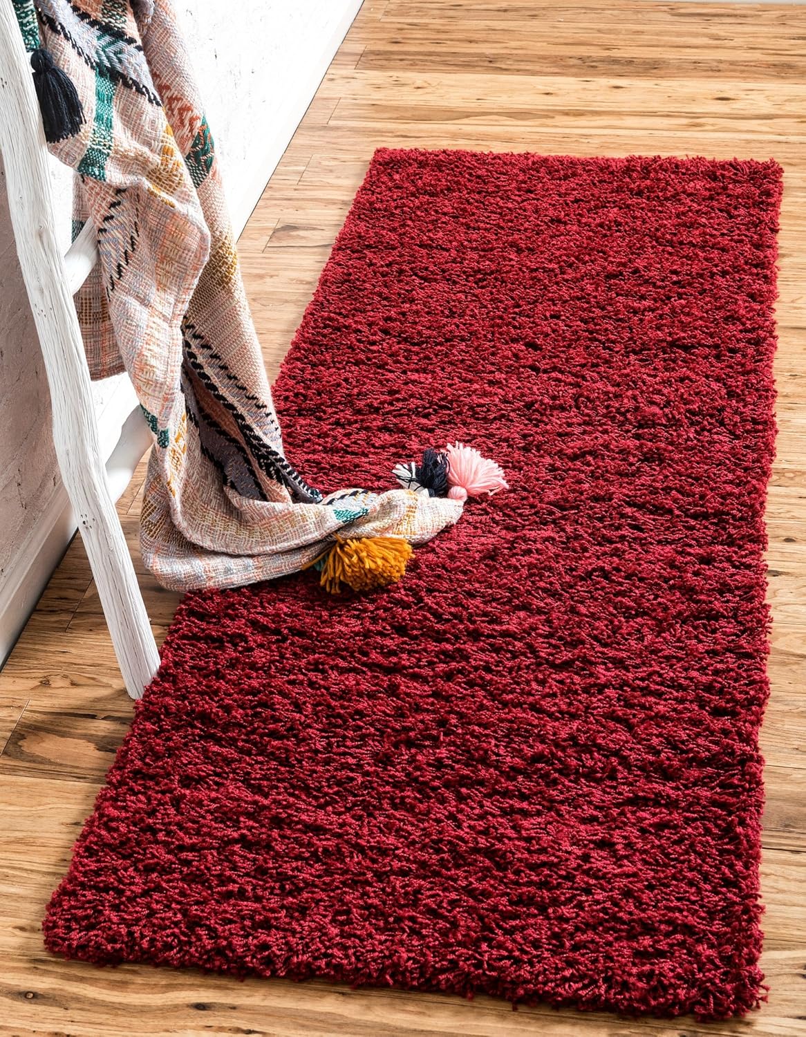 Unique Loom Solid Shag Collection Area Rug in Cherry Red