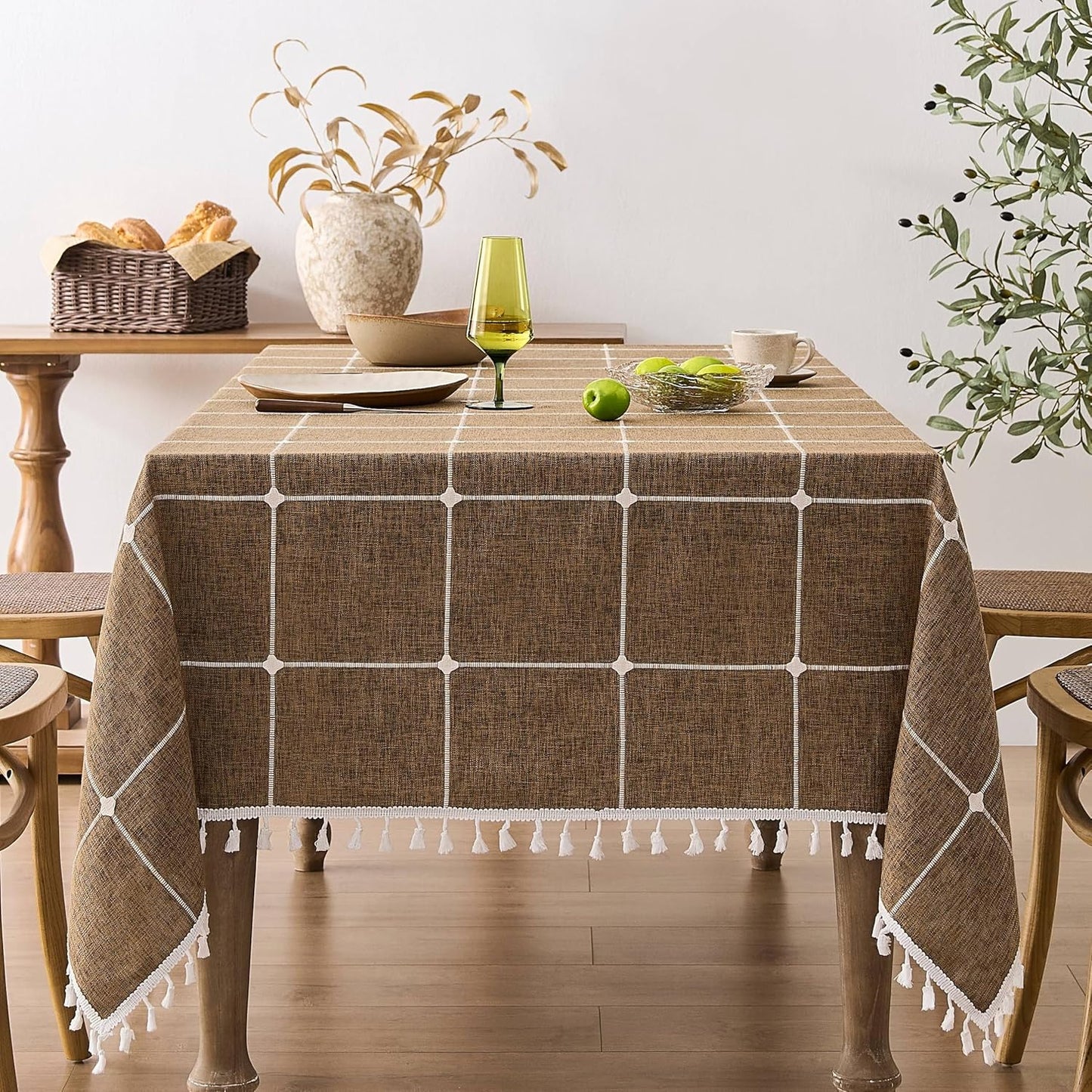 Boho Grid Table Cloth with Tassels for Elegant Dining Spaces