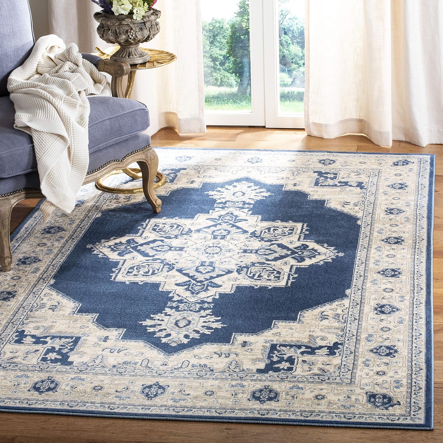 Brentwood Collection 4ft x 6ft Navy / Cream Medallion Accent Rug